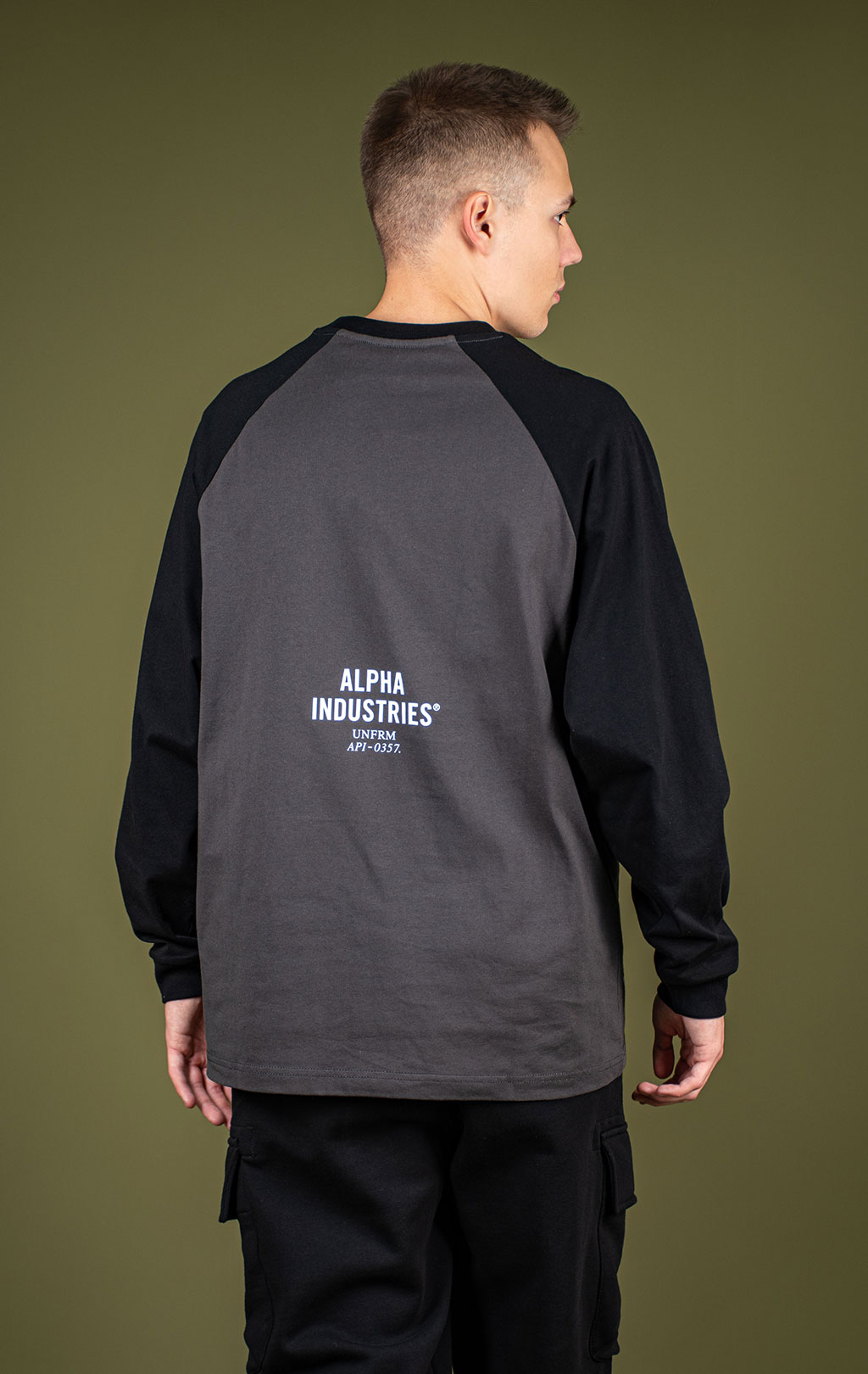 Лонгслив ALPHA INDUSTRIES UNFRM LS RAGLAN T-SHIRT FW 25/26 black M001145 