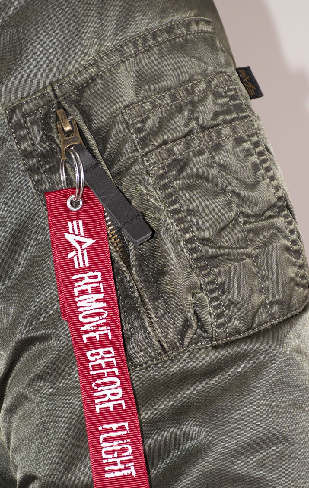 Бомбер ALPHA INDUSTRIES VF-59 BATTLEWASH MA-1 washed black olive 