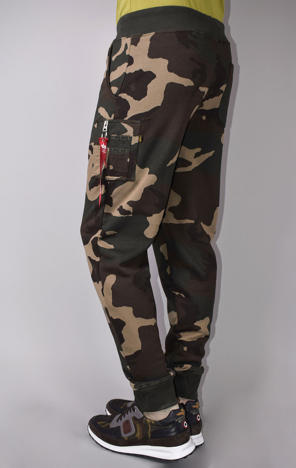 Брюки спортивные джоггеры ALPHA INDUSTRIES X-FIT CARGO camo woodland 