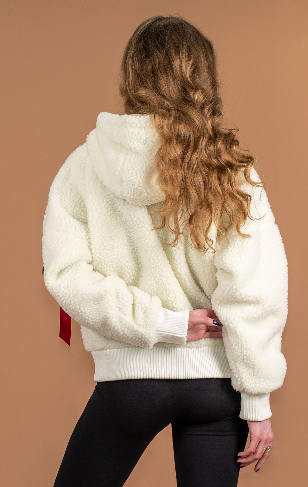 Женская куртка-бомбер лётная ALPHA INDUSTRIES OS HOODED TEDDY MA-1 off white 
