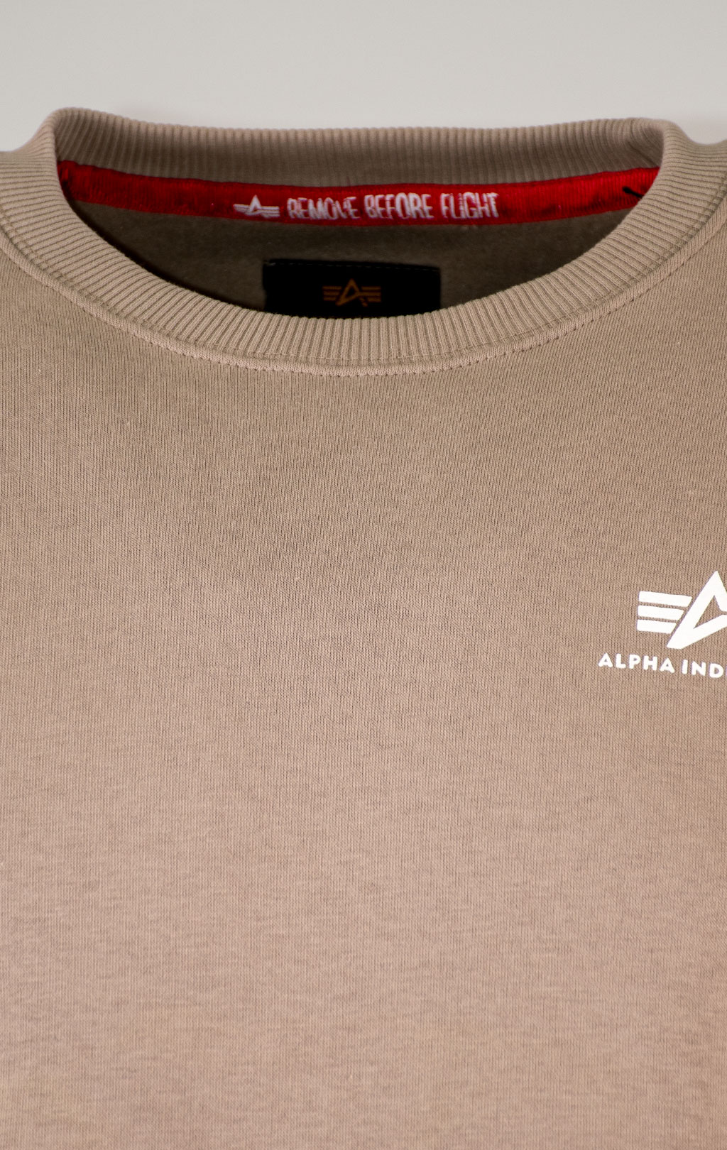 Свитшот ALPHA INDUSTRIES BASIC SWEATER SMALL LOGO vintage sand 