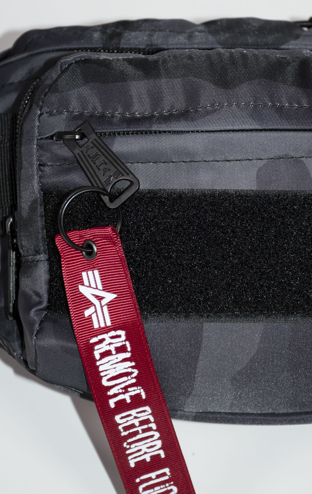 Сумка поясная ALPHA INDUSTRIES TACTICAL WAIST BAG black camo 