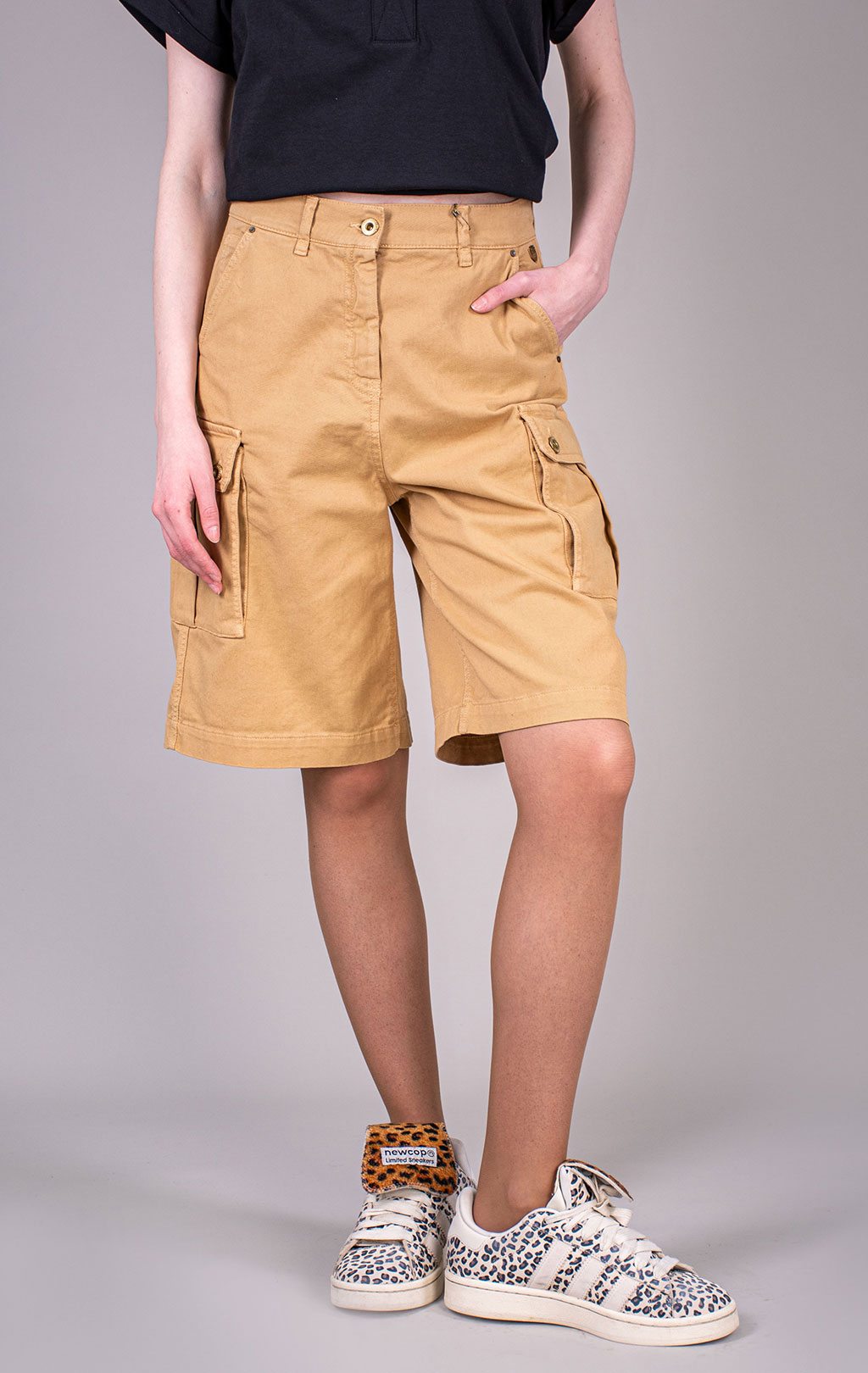 Женские шорты карго AERONAUTICA MILITARE SS 25/IT safari (BE 248) 