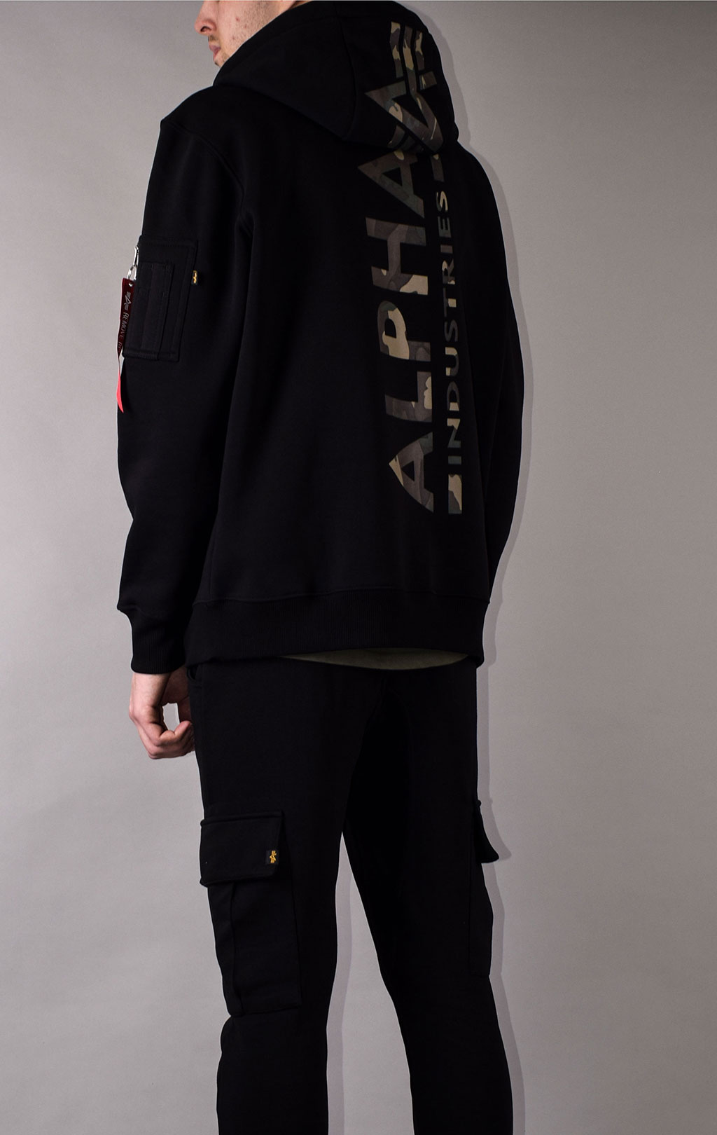 Толстовка ALPHA INDUSTRIES BACK PRINT HOODY CAMO PRINT black/woodland 