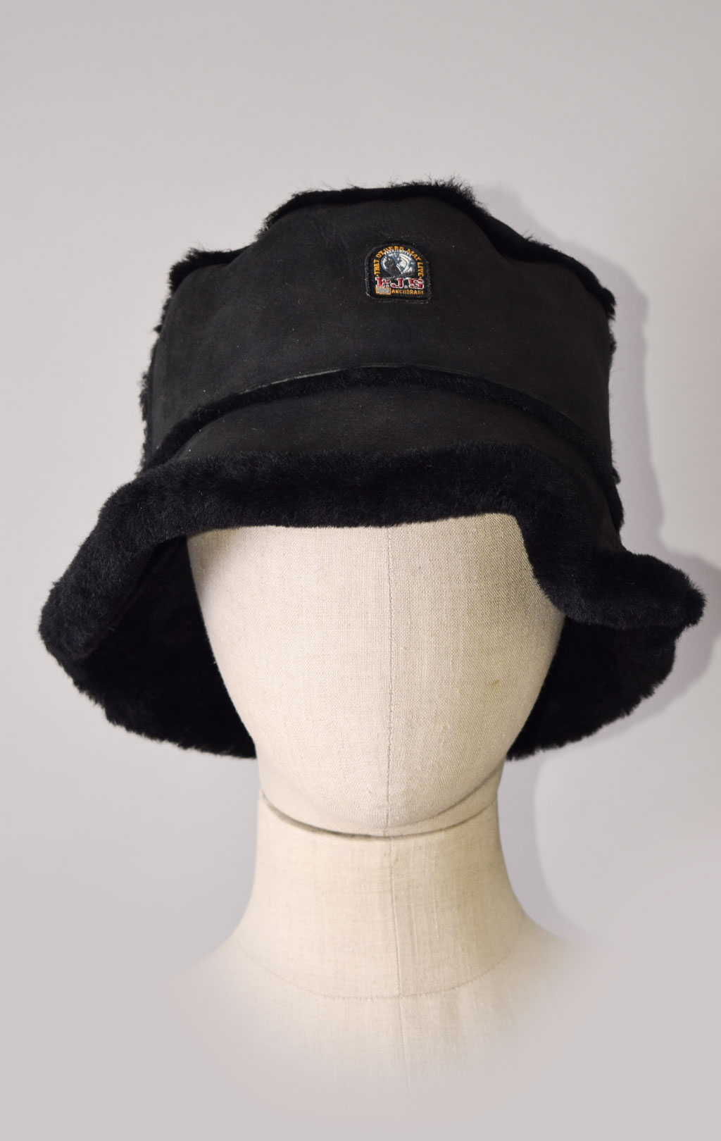 Женская панама PARAJUMPERS SHEARLING BUCKET HAT овчина FW 23/24 black 