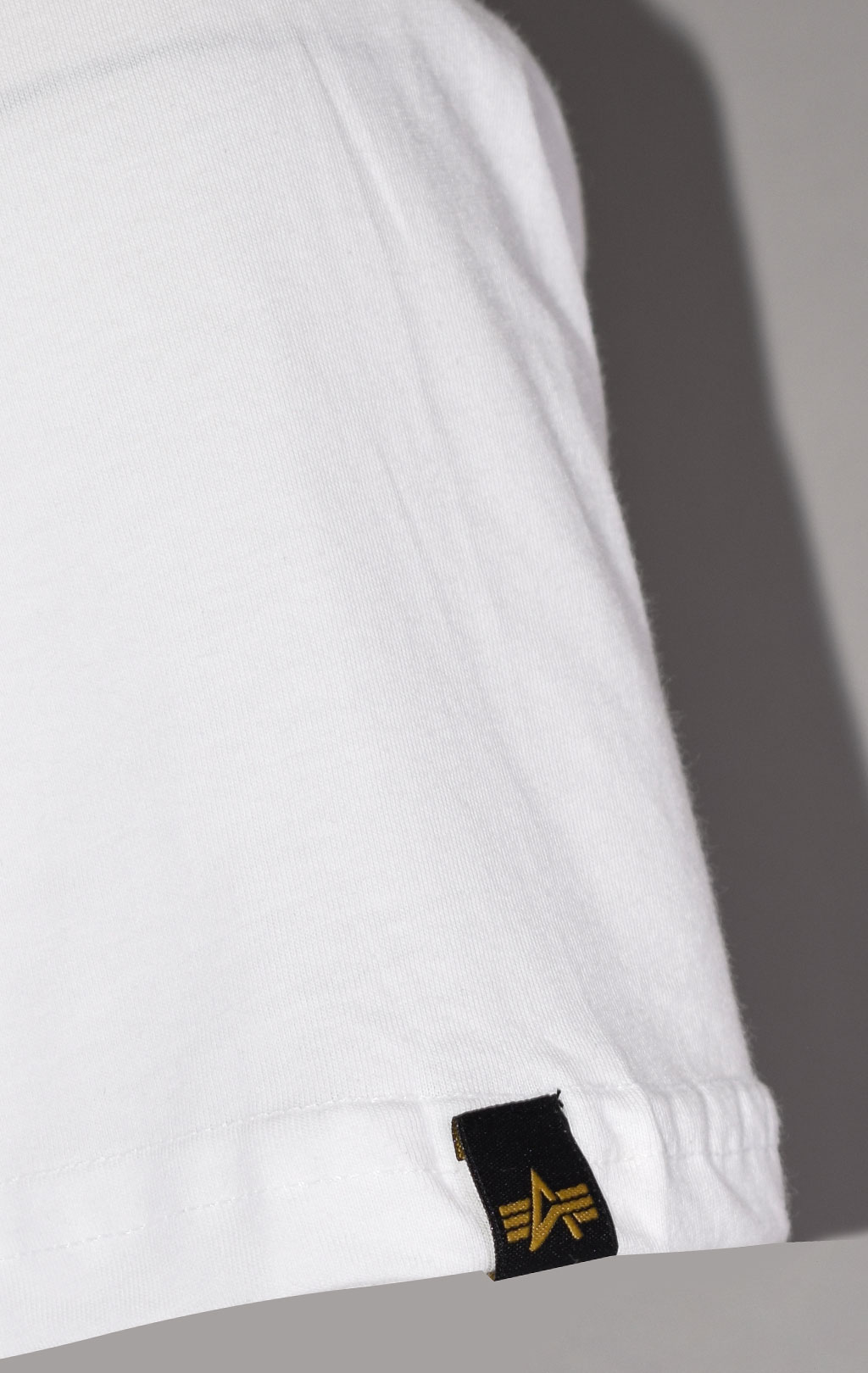 Футболка ALPHA INDUSTRIES BASIC T SMALL LOGO white 