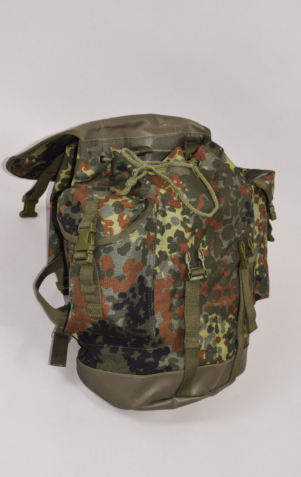 Рюкзак тактический MFH MOUNTAIN flecktarn 