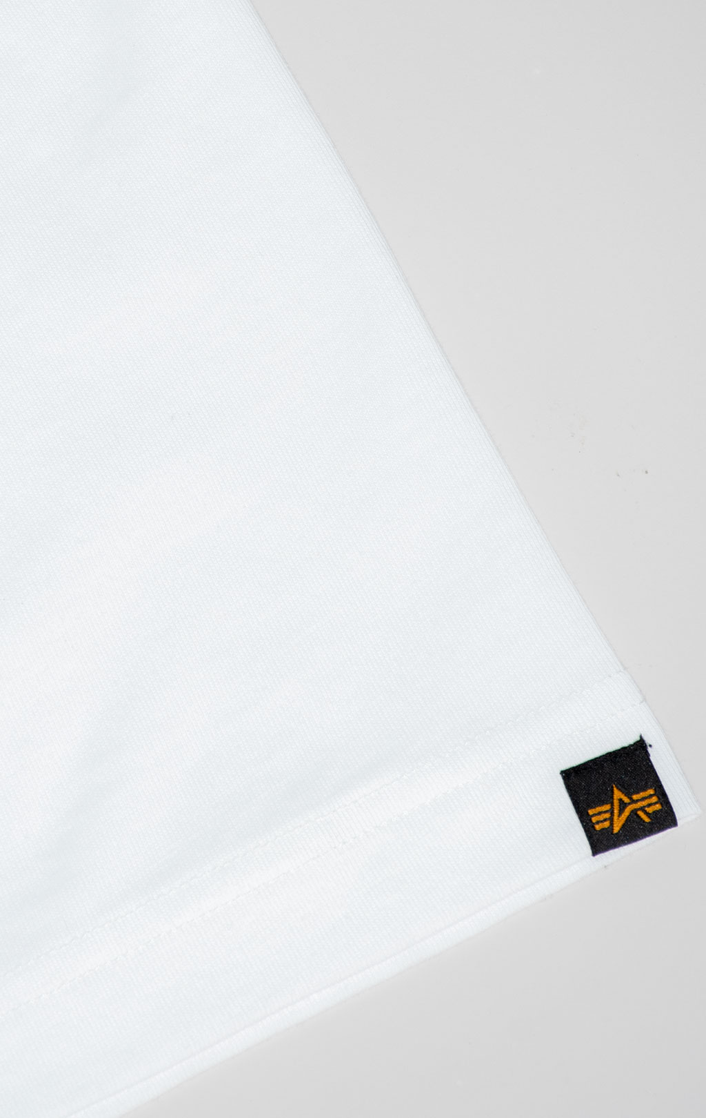 Футболка ALPHA INDUSTRIES ALPHA LIGHT BULB TEE SS 25 m white 