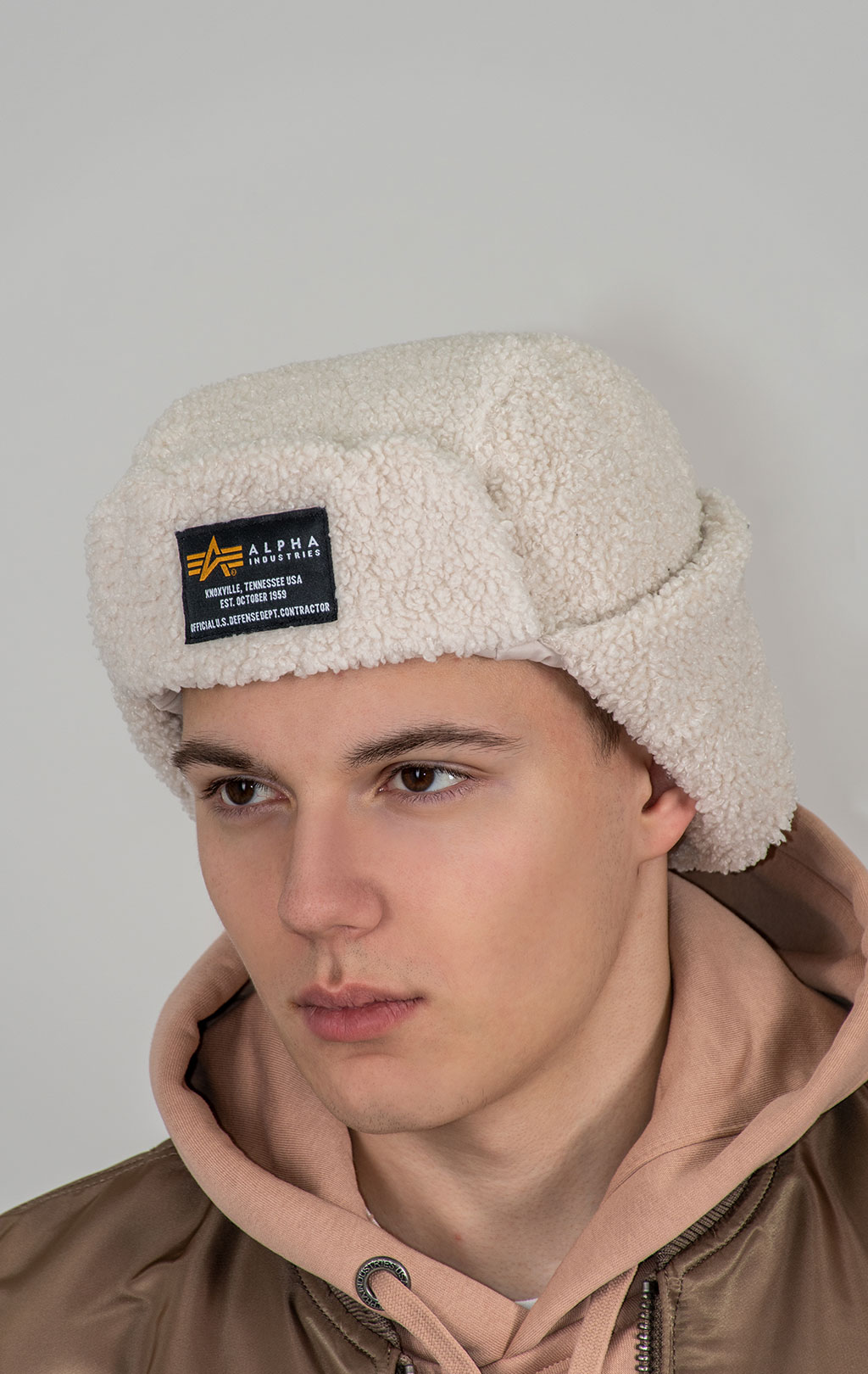 Шапка с ушами ALPHA INDUSTRIES ALPHA TEDDY HAT off white 