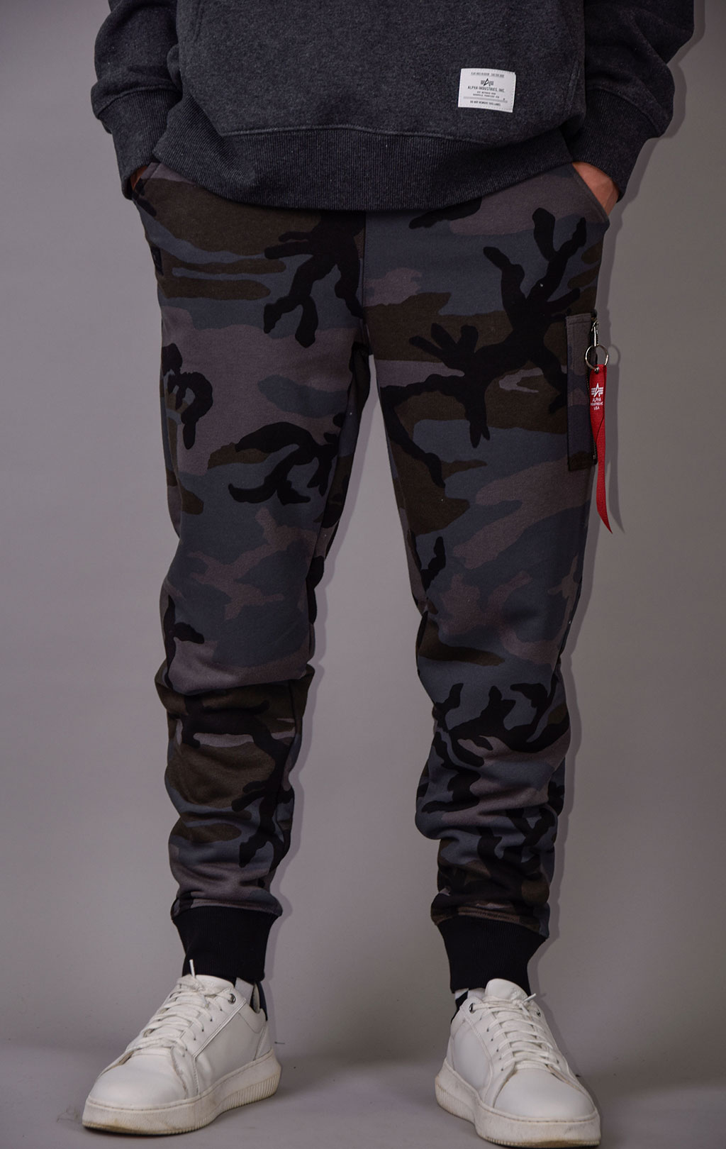 Брюки спортивные джоггеры ALPHA INDUSTRIES X-FIT CARGO black camo 