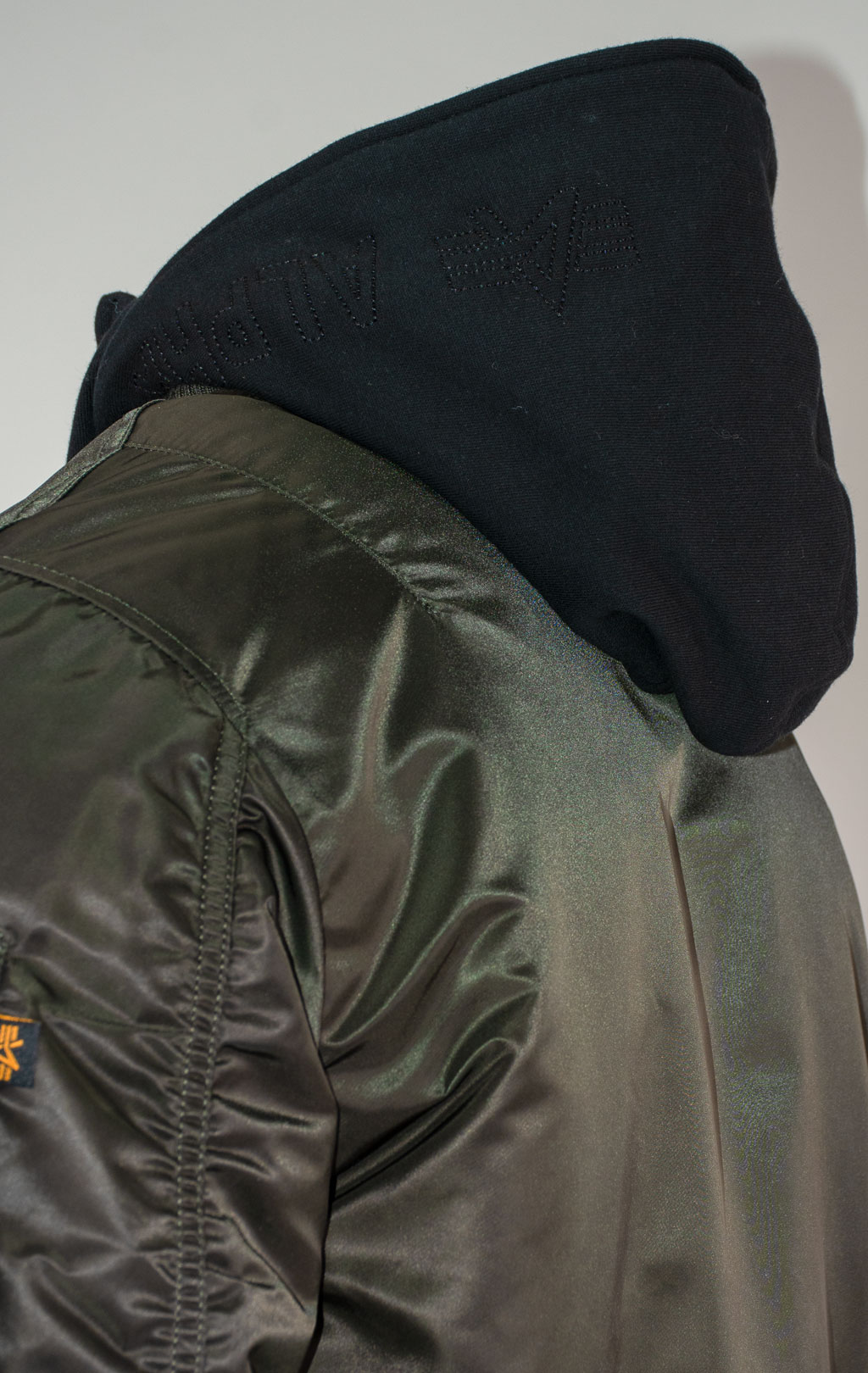 Куртка-бомбер лётная ALPHA INDUSTRIES D-Tec MA-1 black olive 