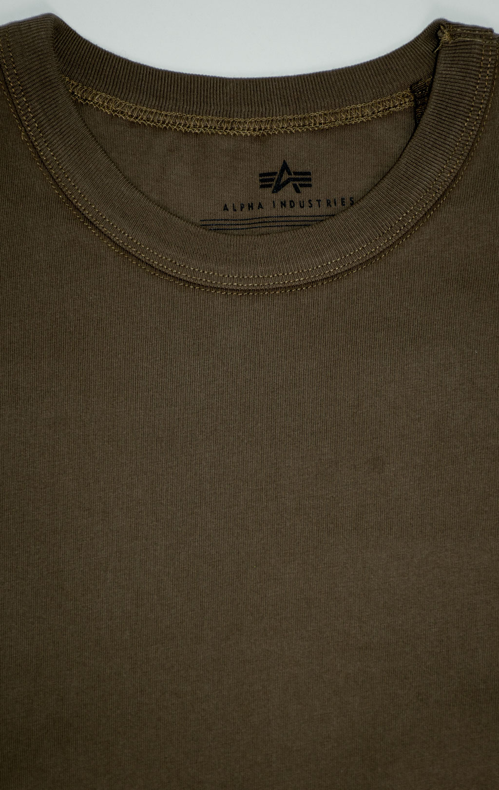 Футболка ALPHA INDUSTRIES ESSENTIAL GEN II TEE плотная FW 25/26 espesso 