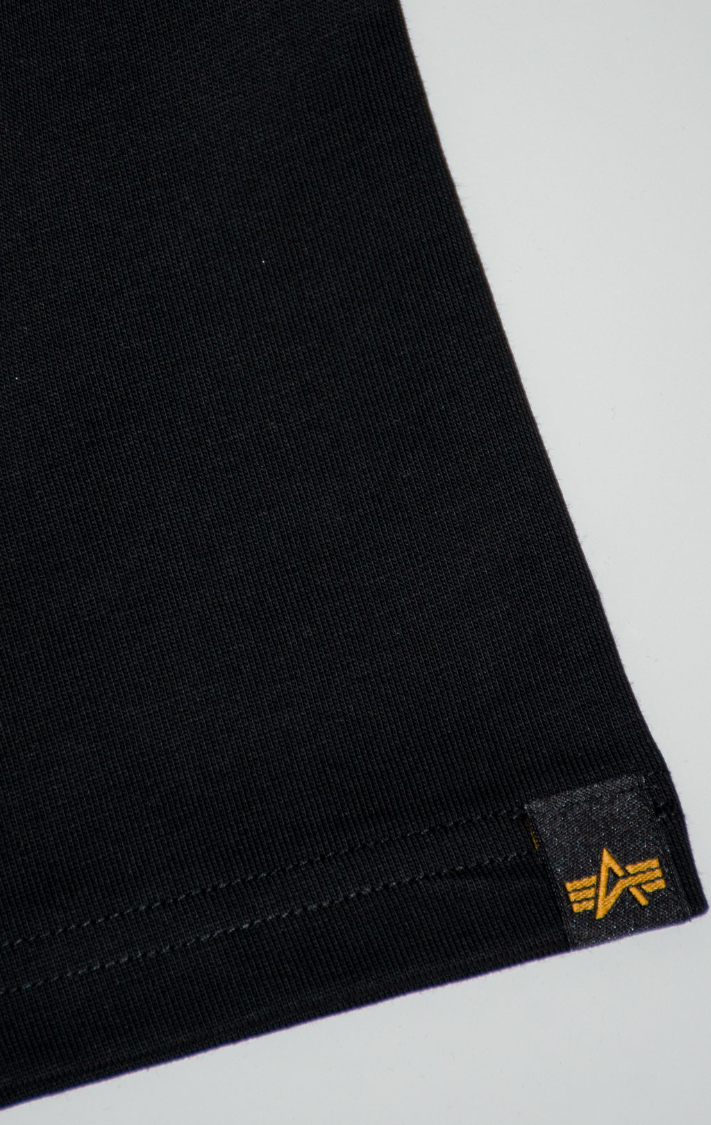 Футболка ALPHA INDUSTRIES EMB T black 