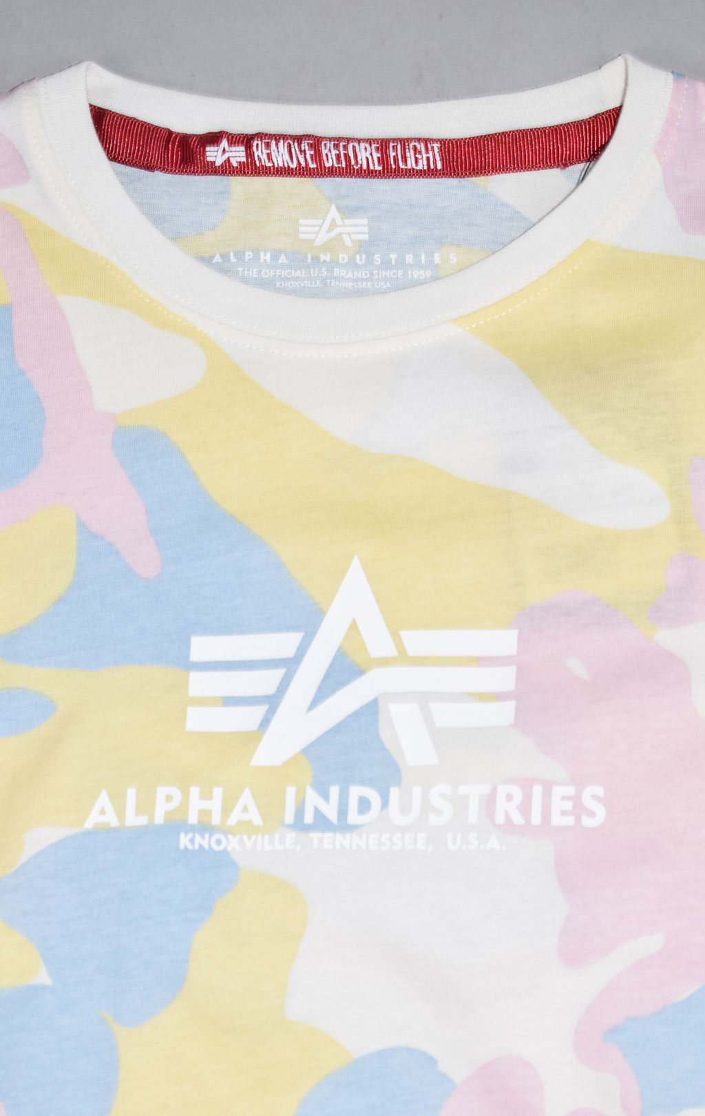 Женская футболка ALPHA INDUSTRIES NEW CAMO BASIC T yellow pink camo 