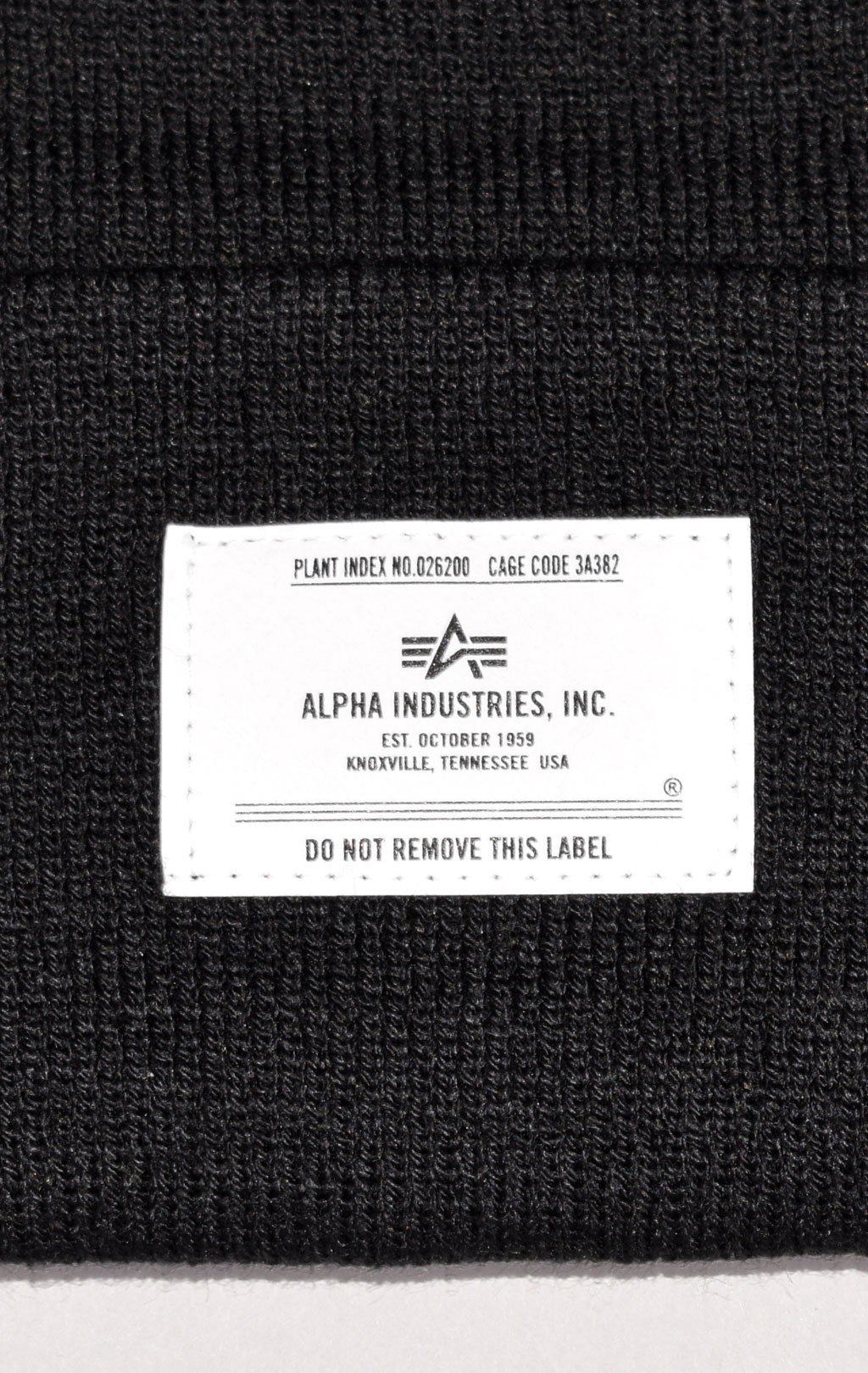 Шапка ALPHA INDUSTRIES ESSENTIAL BEANIE FW 22/23 black 