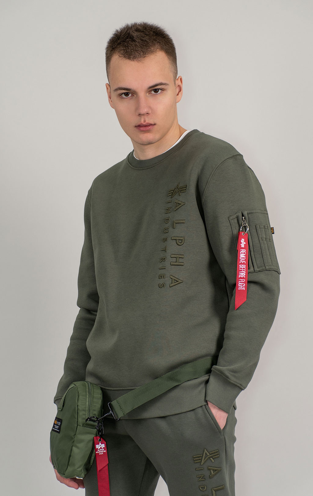 Свитшот ALPHA INDUSTRIES EMB SWEATER dark olive 