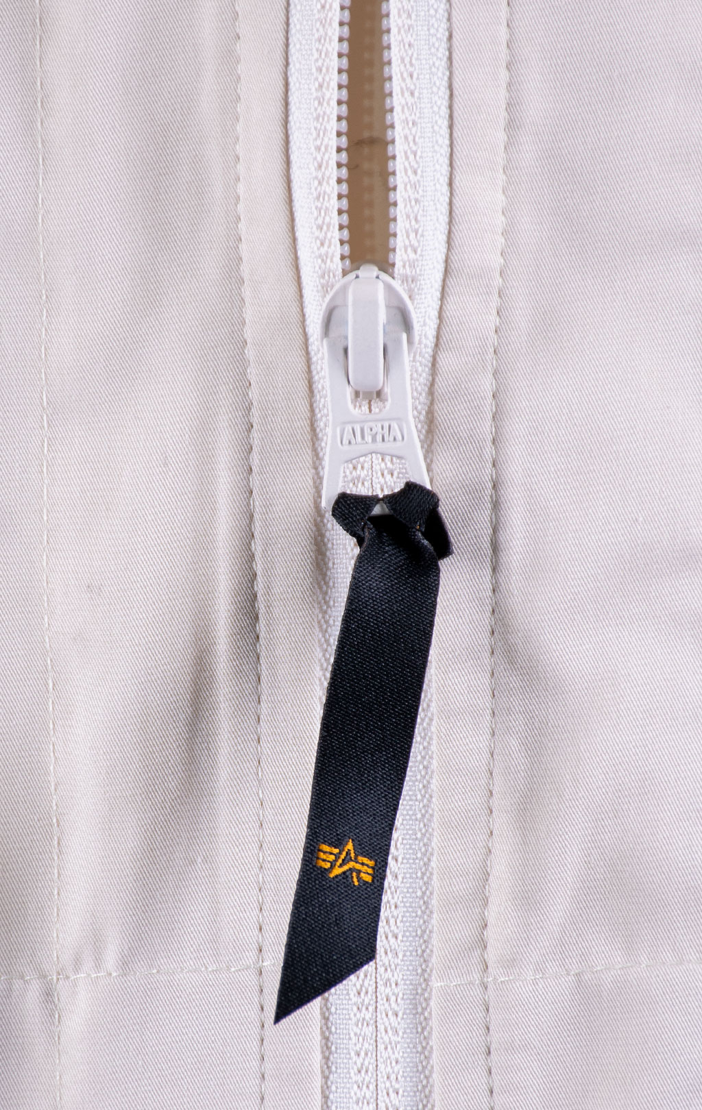 Ветровка-рубашка ALPHA INDUSTRIES SHORT SLEEVE MULTI POCKET ZIPPERED SHIRT JACKET SS 24 m limestone 