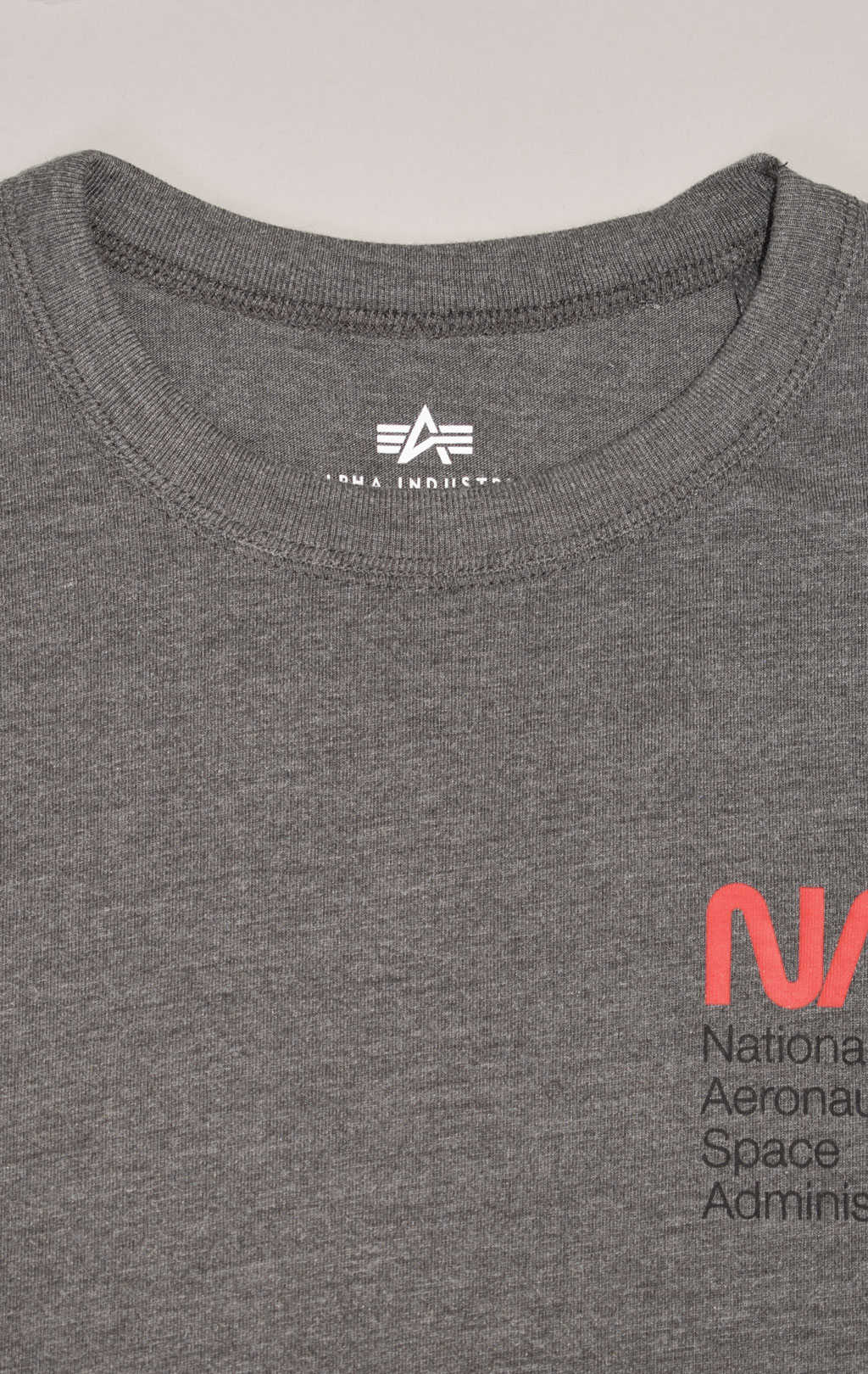 Футболка ALPHA INDUSTRIES NASA WORM LOGO TEE плотная SS 23 dark charcoal heather 