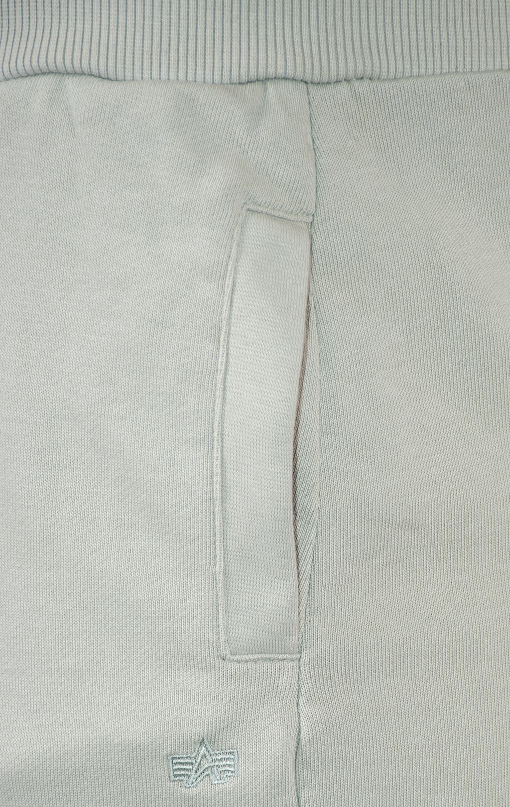 Брюки спортивные джоггеры ALPHA INDUSTRIES ESSENTIAL FRENCH TERRY SWEATPANTS SS 25 m light gray 