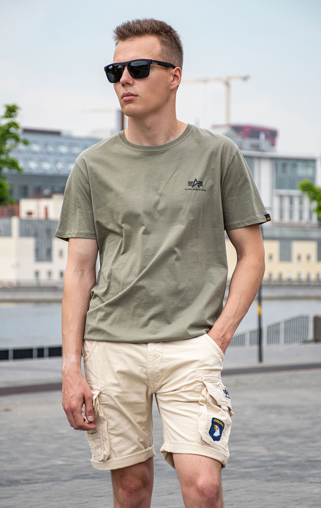 Футболка ALPHA INDUSTRIES BACKPRINT T olive/black 