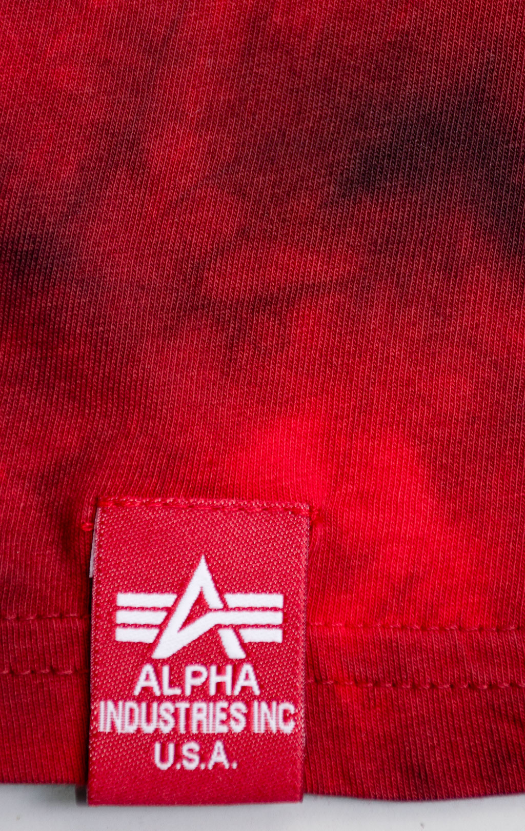 Футболка ALPHA INDUSTRIES BASIC T BATIK speed red 