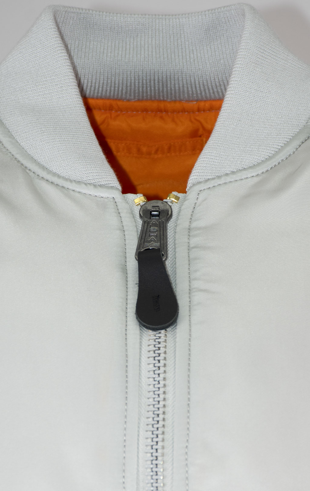 Бомбер ALPHA INDUSTRIES ORIGINAL FIT MA-1 SS 25 m light gray 
