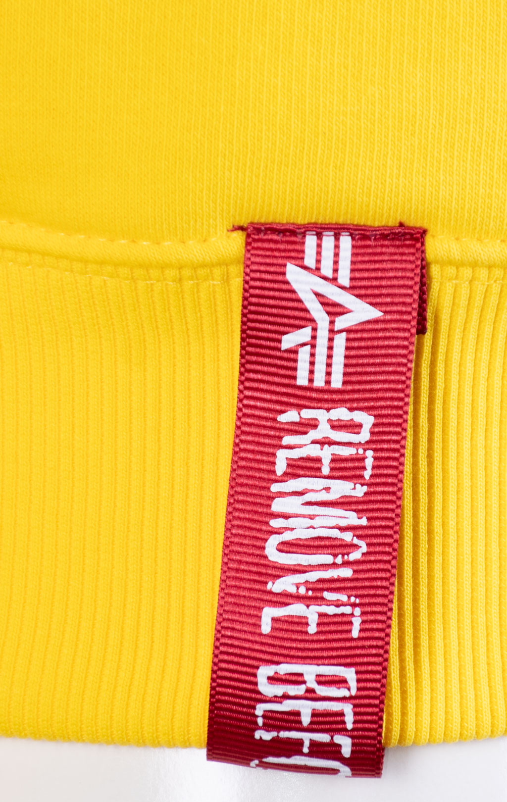 Свитшот ALPHA INDUSTRIES BASIC SWEATER empire yellow 