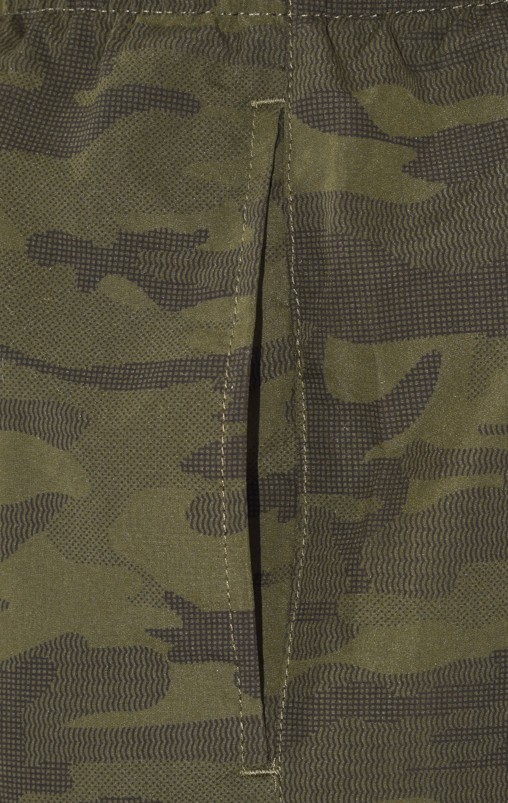 Плавки-шорты Mil-Tec dark camo woodland 