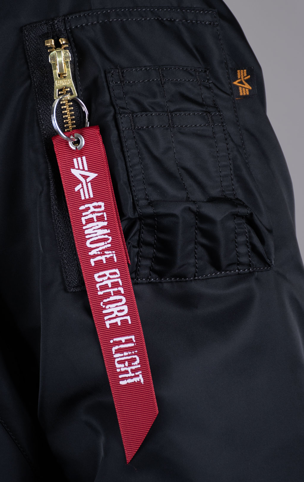 Бомбер ALPHA INDUSTRIES MA-1 HERITAGE FIT FLIGHT JACKET FW 26/27 black 