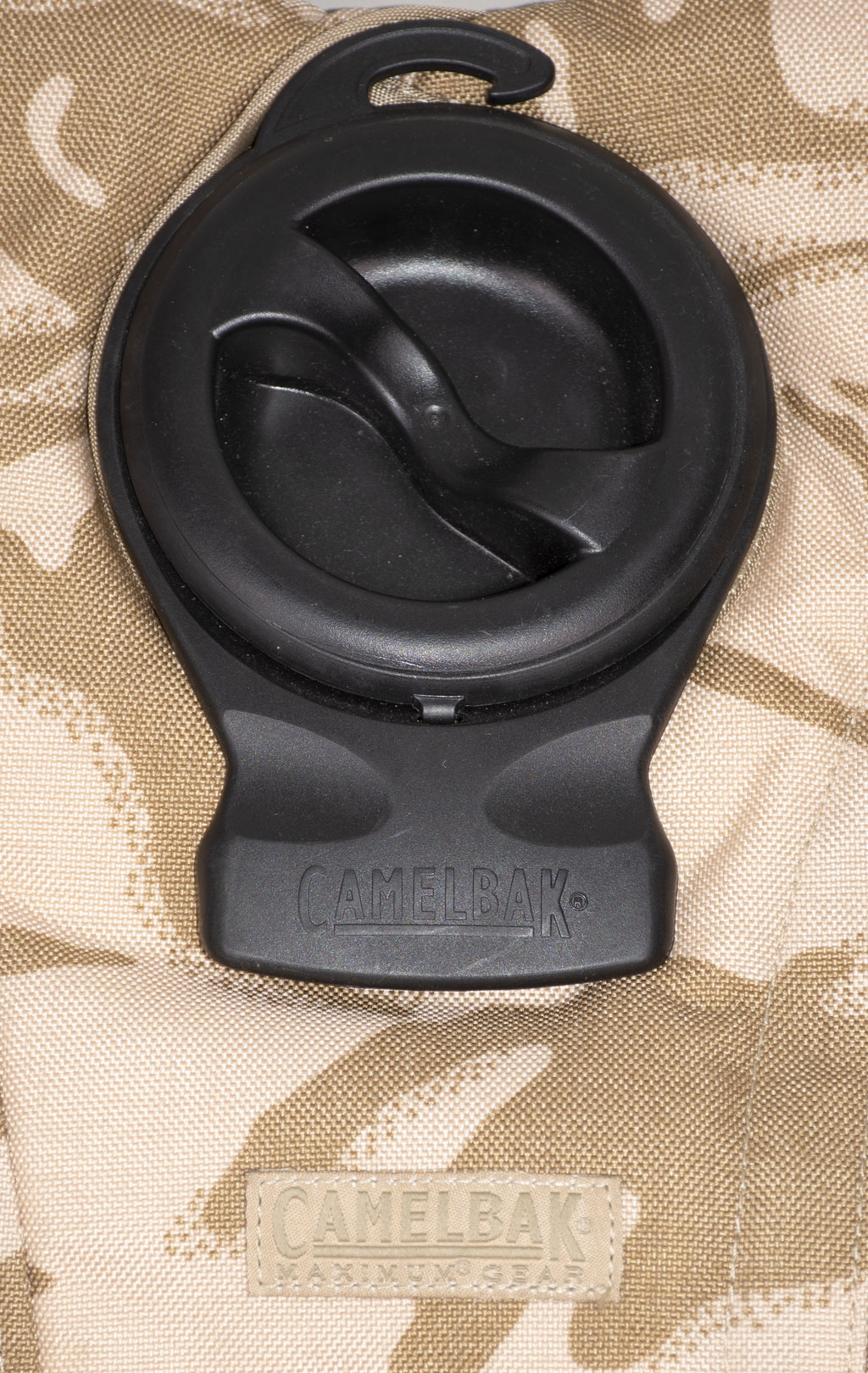 Питьевая система армейская CamelBak на молнии, горловина снаружи,2.5L dpm desert 