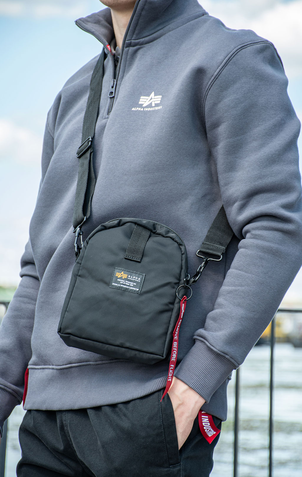 Сумка ALPHA INDUSTRIES CREW CARRY BAG black 