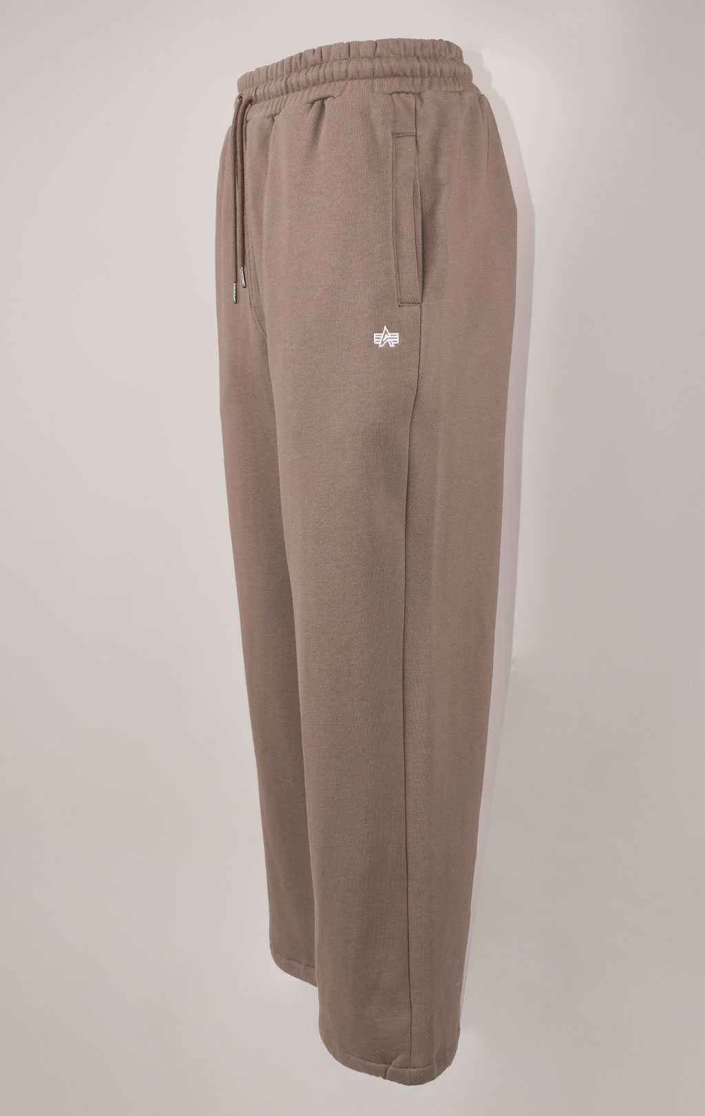 Брюки спортивные джоггеры ALPHA INDUSTRIES ESSENTIAL SWEATPANTS FW 24/25 coyote brown 