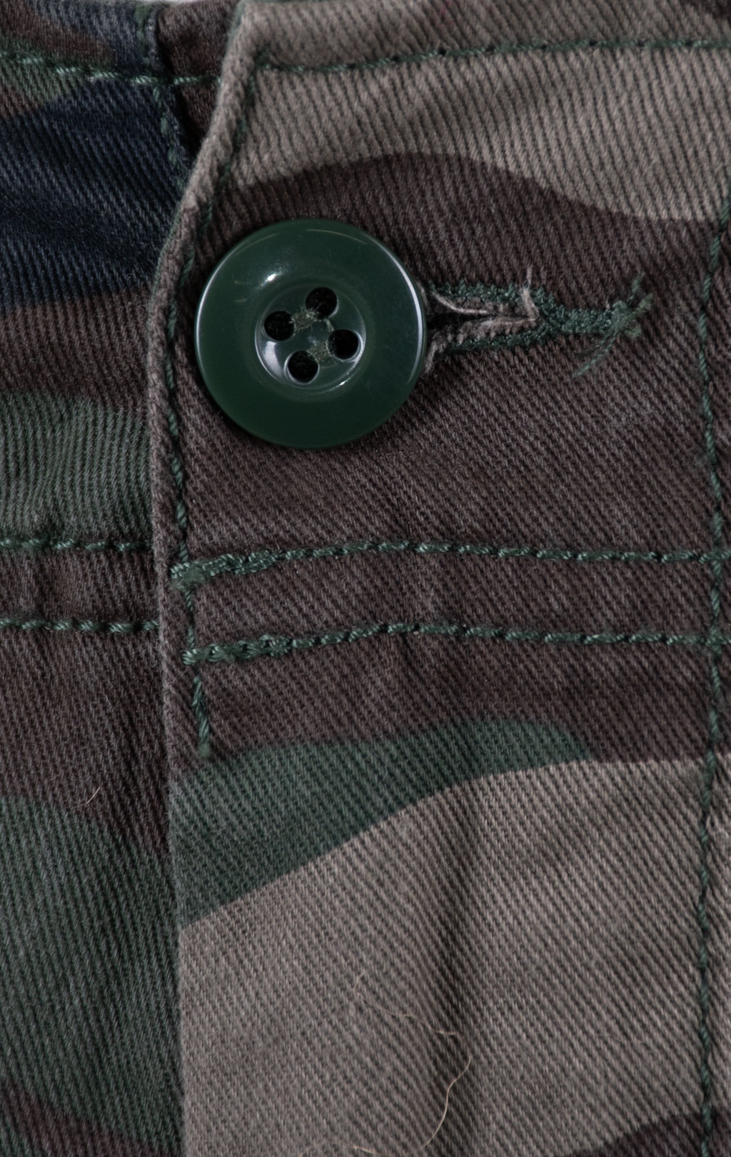 Шорты карго удлинённые BRANDIT Urban Legend 3/4 camo woodland 
