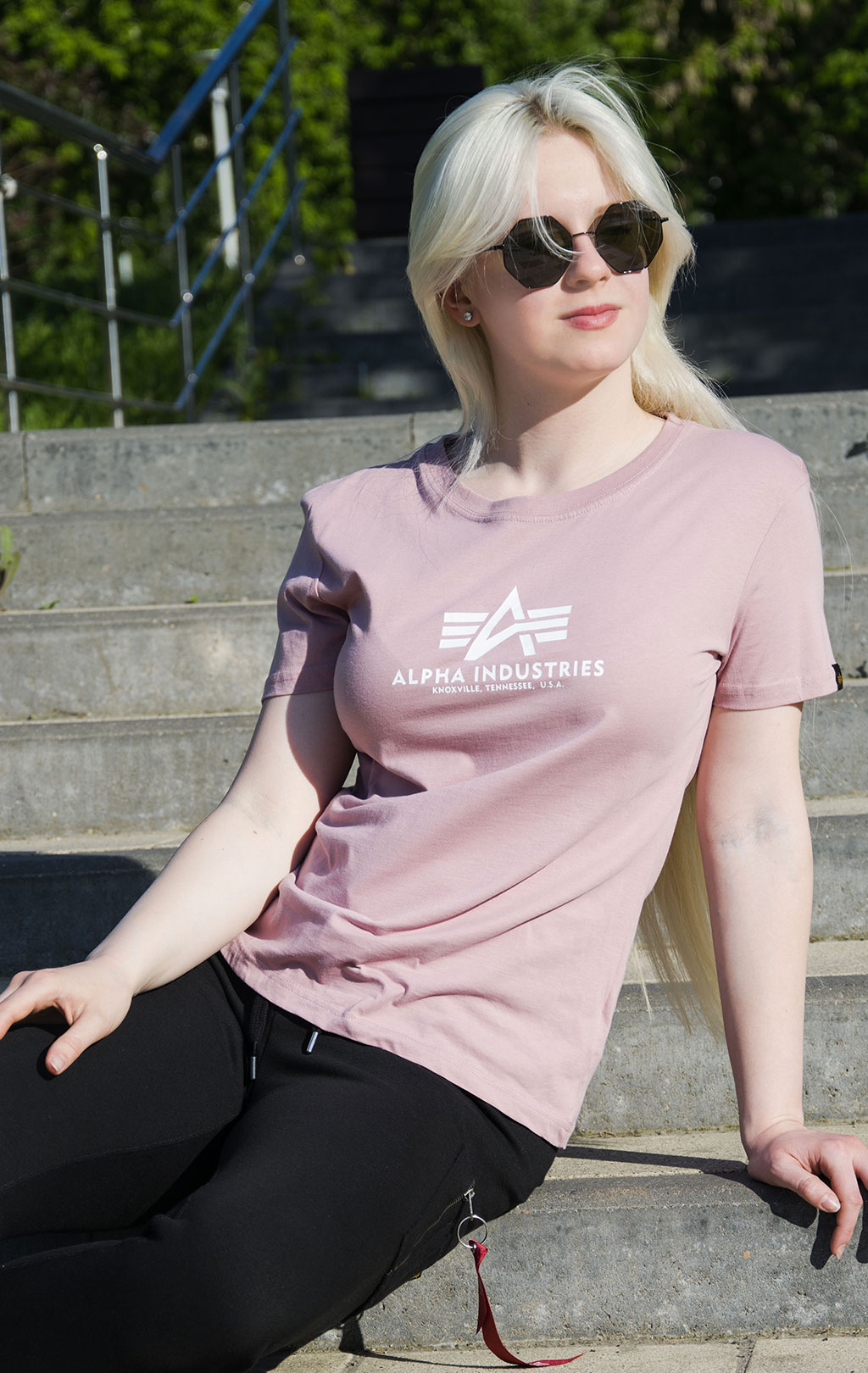 Женская футболка ALPHA INDUSTRIES NEW BASIC T silver pink 