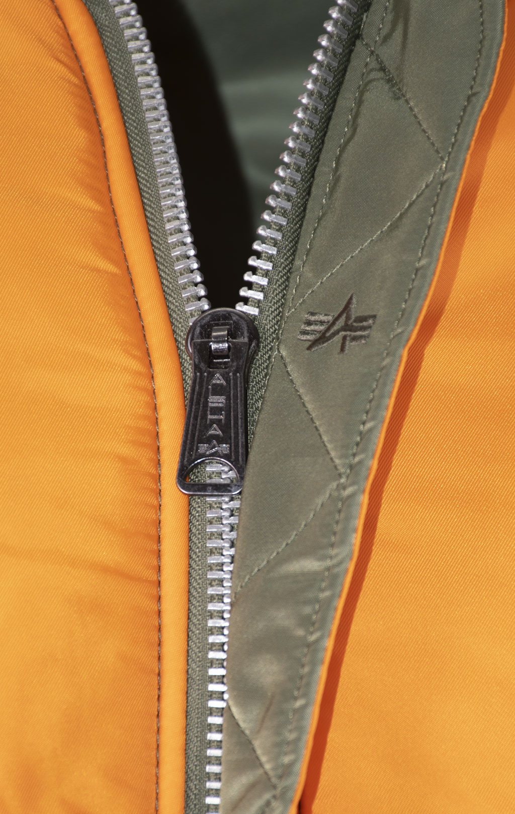 Бомбер ALPHA INDUSTRIES SLIM FIT/EUROPEAN FIT MA-1 FW 21/22 m sage green 