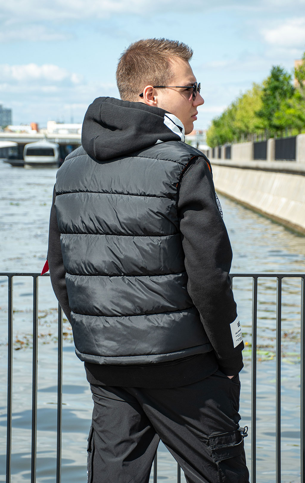 Жилет ALPHA INDUSTRIES PUFFER VEST LW black 