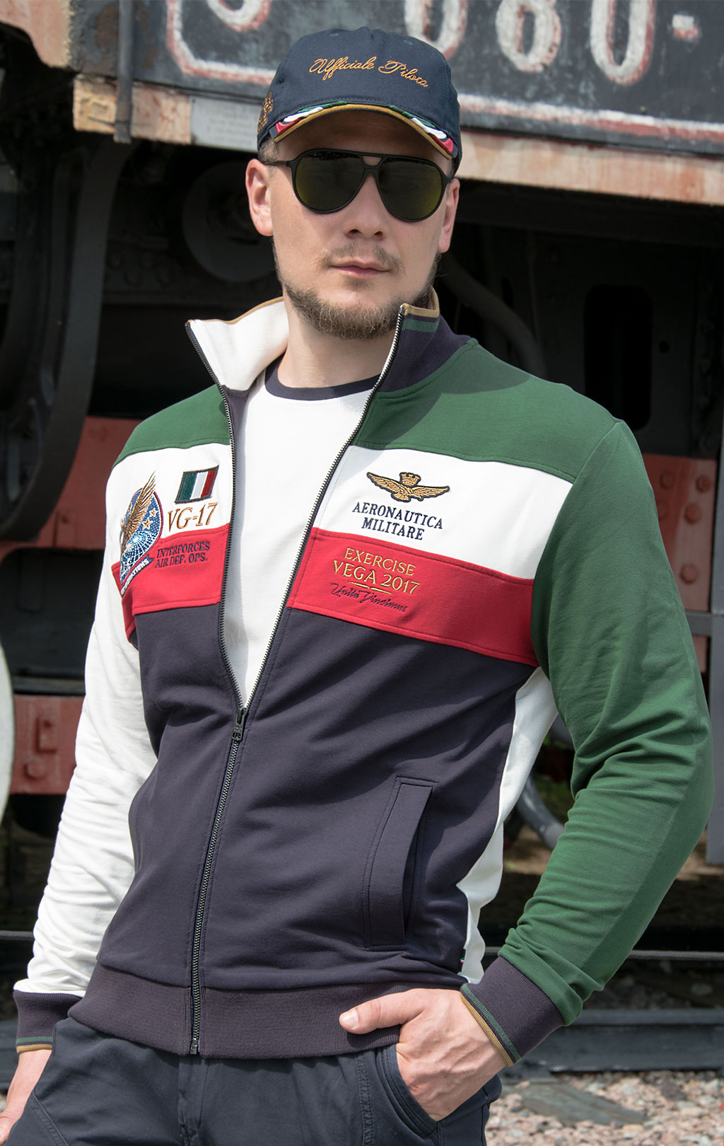 Толстовка AERONAUTICA MILITARE SS 20/TR verde band/off white (FE 1388) 