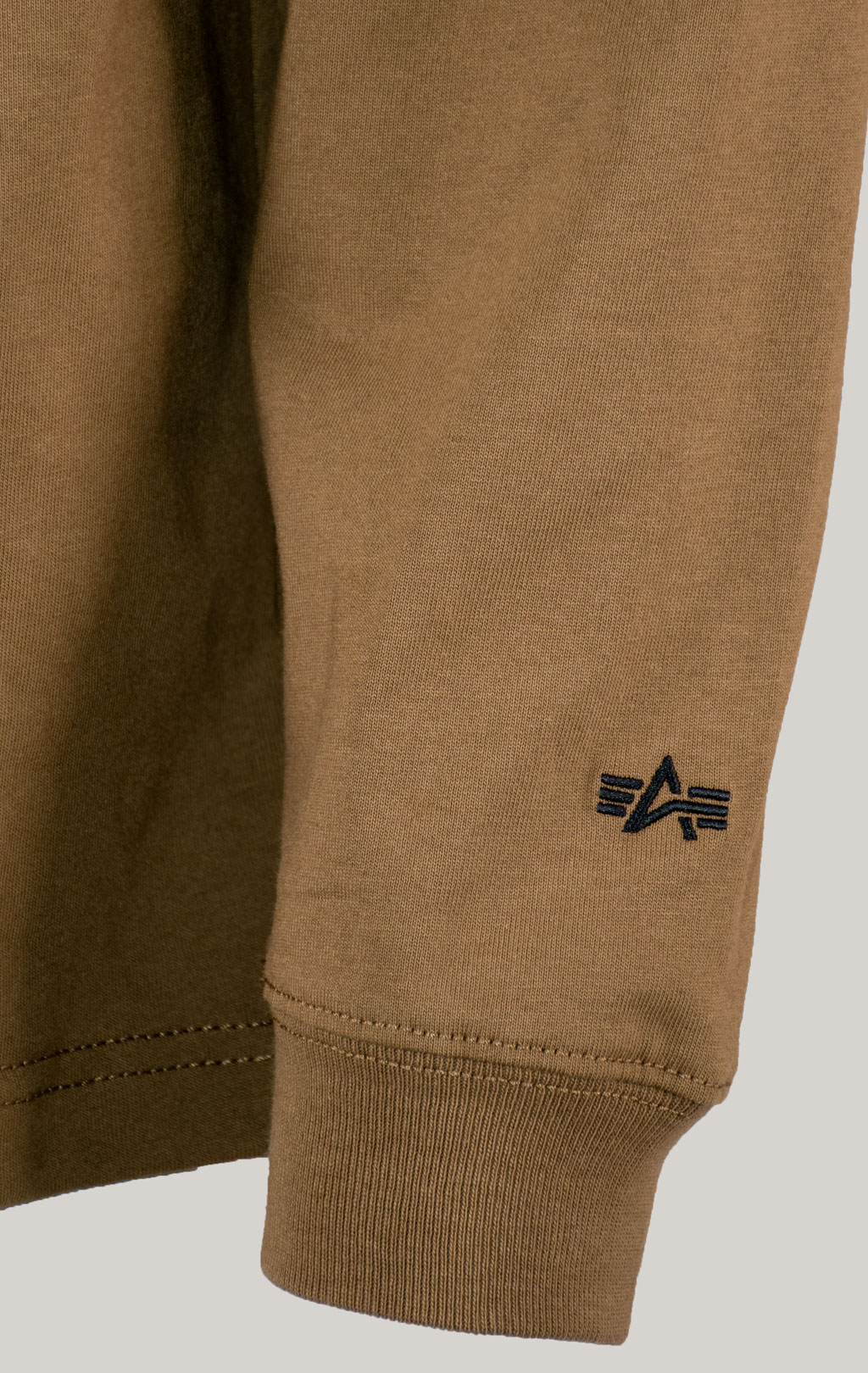 Лонгслив ALPHA INDUSTRIES UNFRM LS GRAPHIC TEE FW 25/26 tan M001150 
