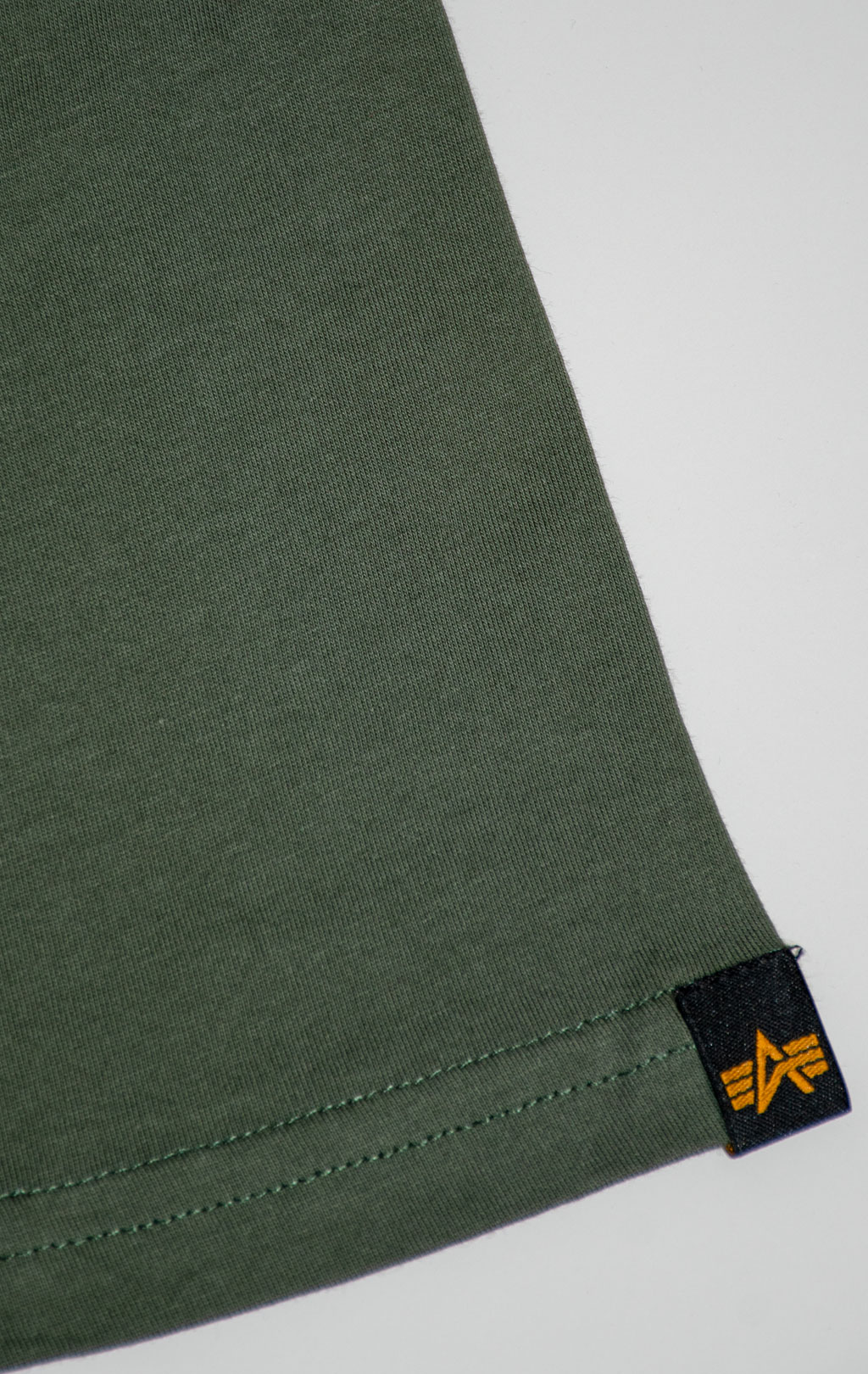 Футболка ALPHA INDUSTRIES BASIC T dark olive 