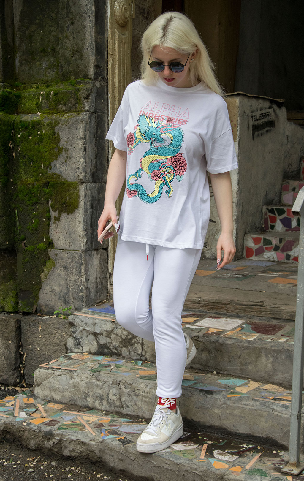 Женская футболка ALPHA INDUSTRIES HERITAGE DRAGON плотная white 