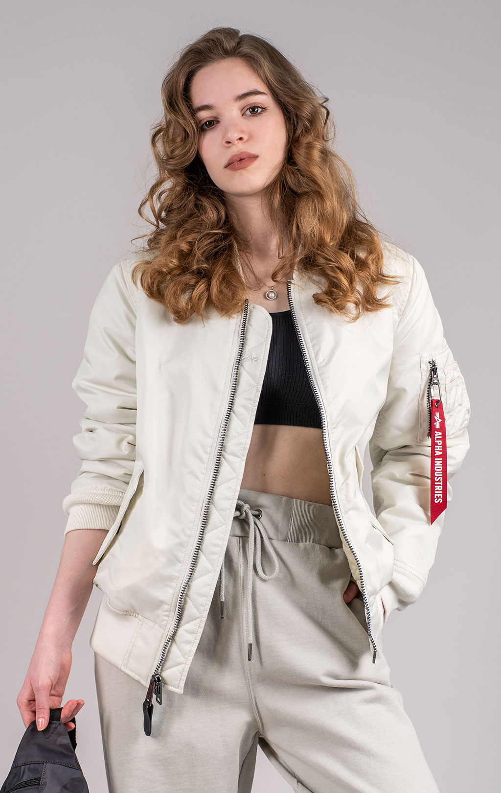 Женский бомбер ALPHA INDUSTRIES MA-1 W SS 25 m dune white 