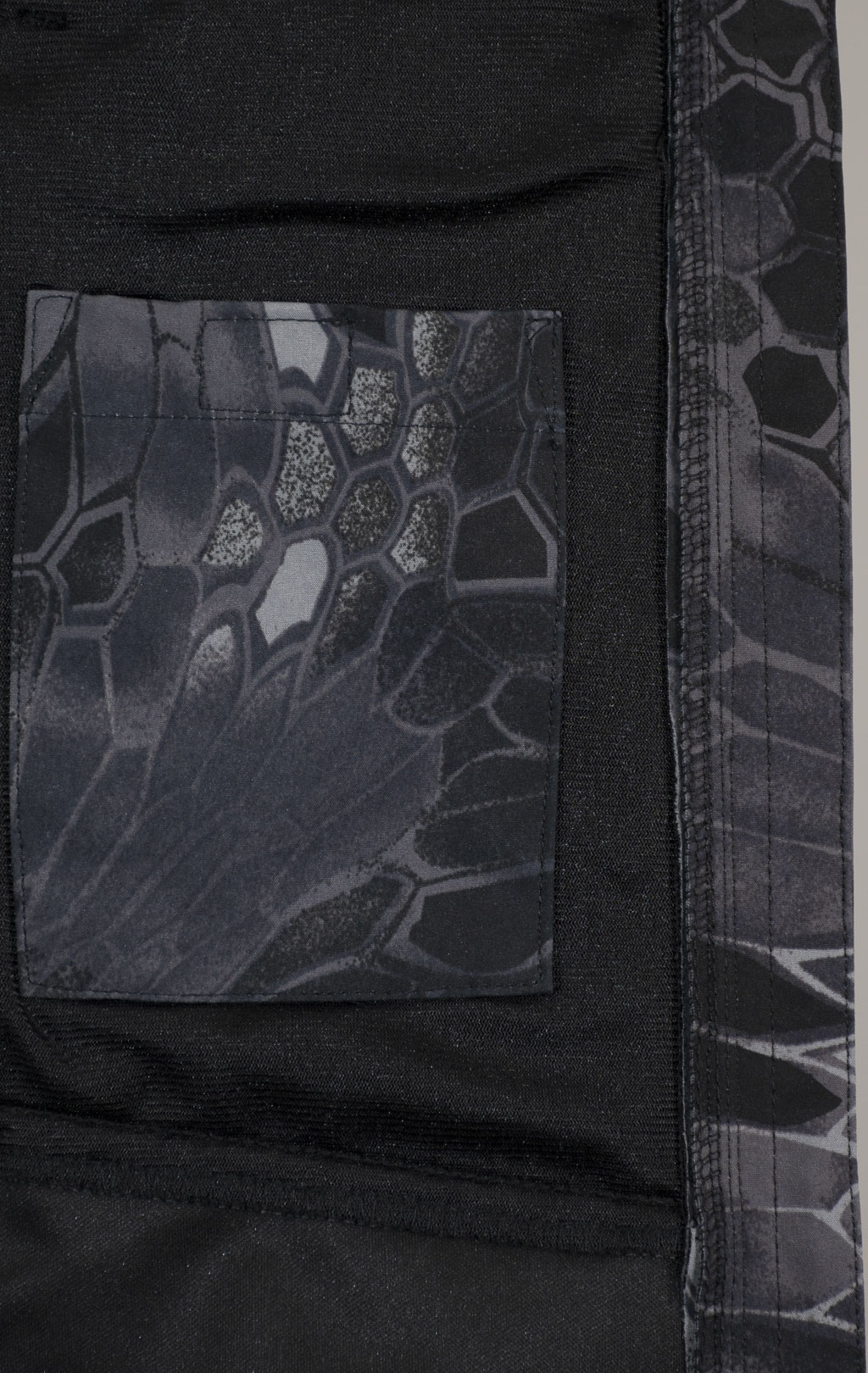 Куртка с капюшоном SABADO-PAVE HAWK HARD SHELL black python k-1407 