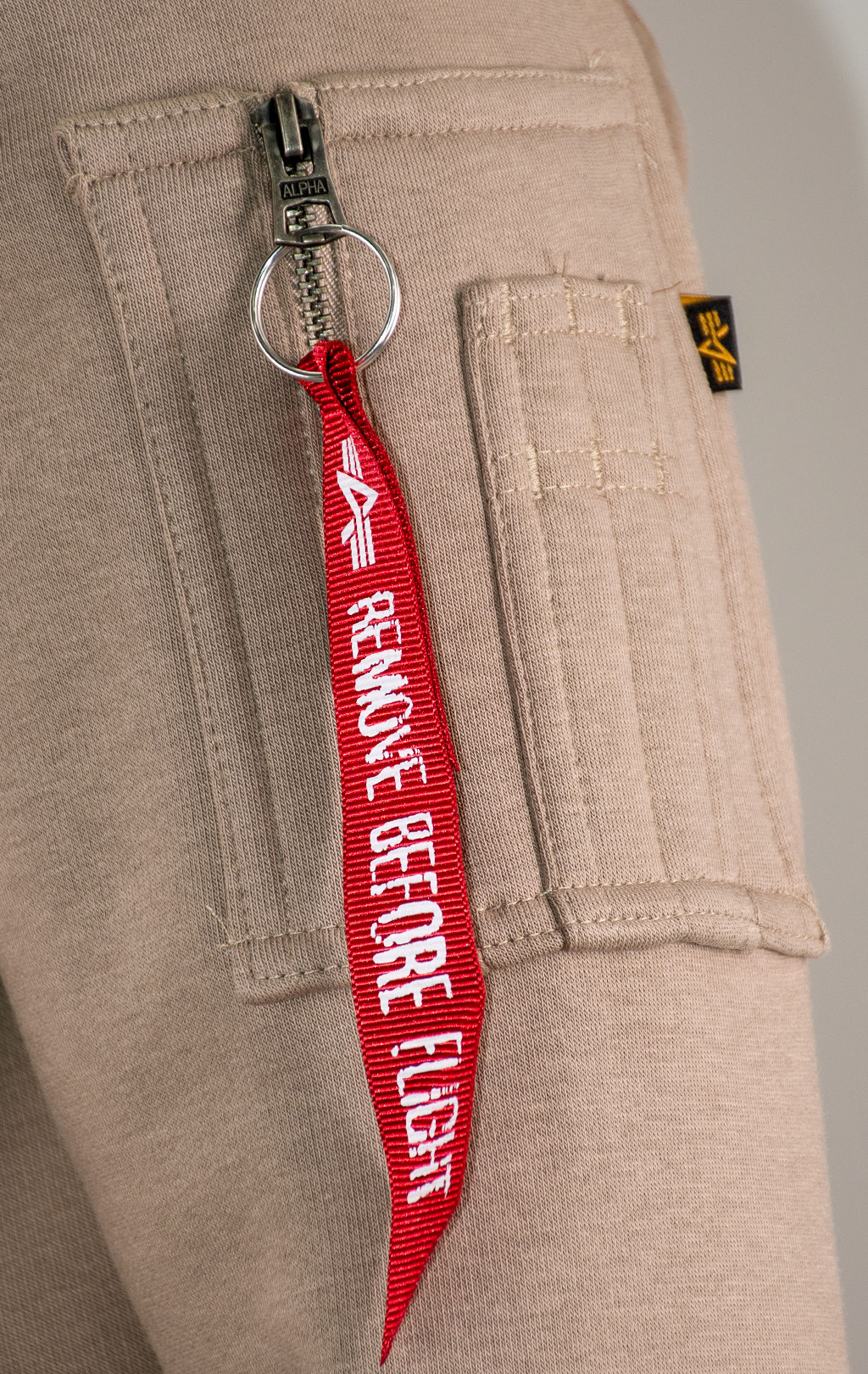 Толстовка ALPHA INDUSTRIES BACK PRINT HOODY vintage sand 
