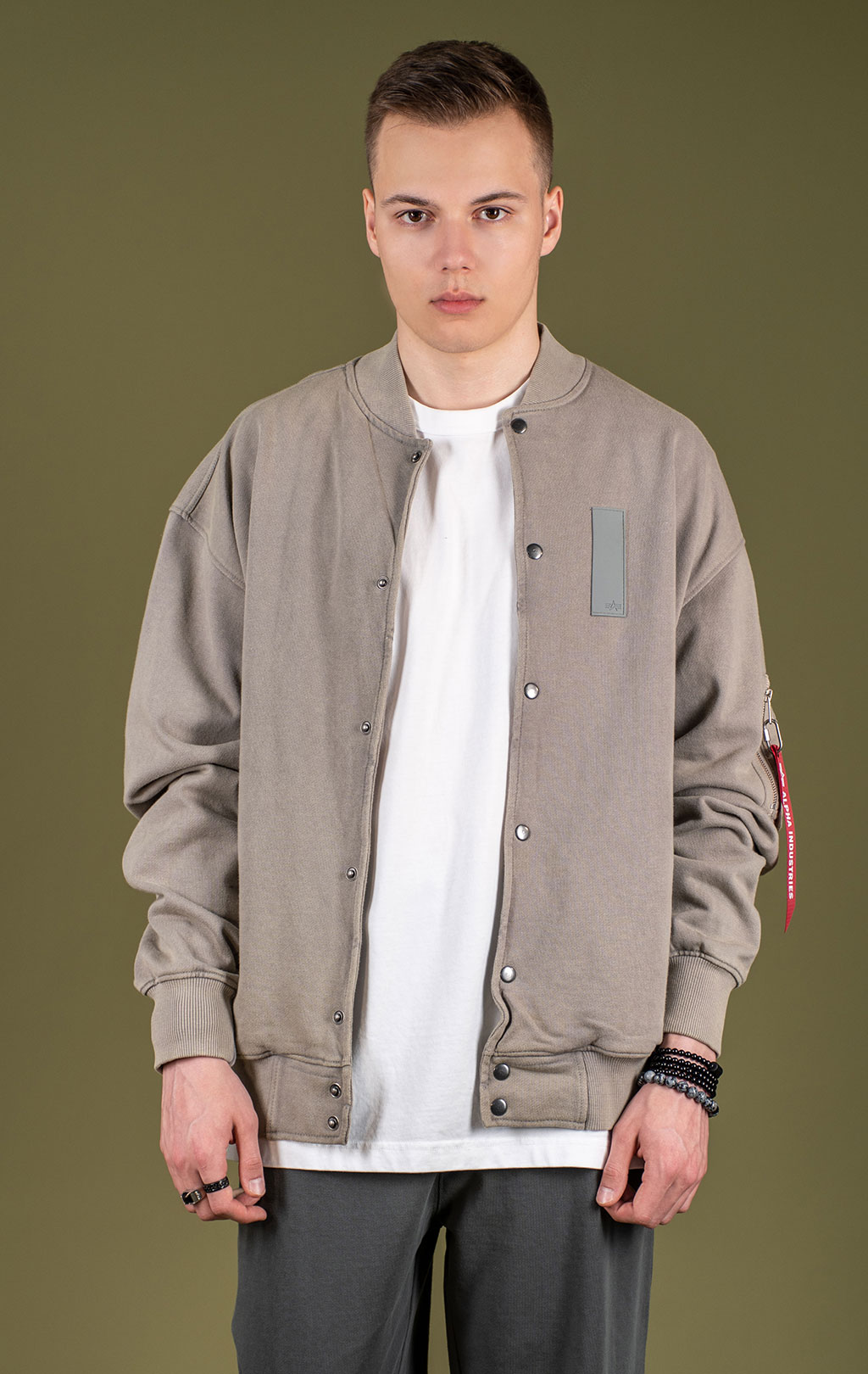 Бомбер трикотажный ALPHA INDUSTRIES FRENCH TERRY JACKET MA-1 SS 25 m mid gray 