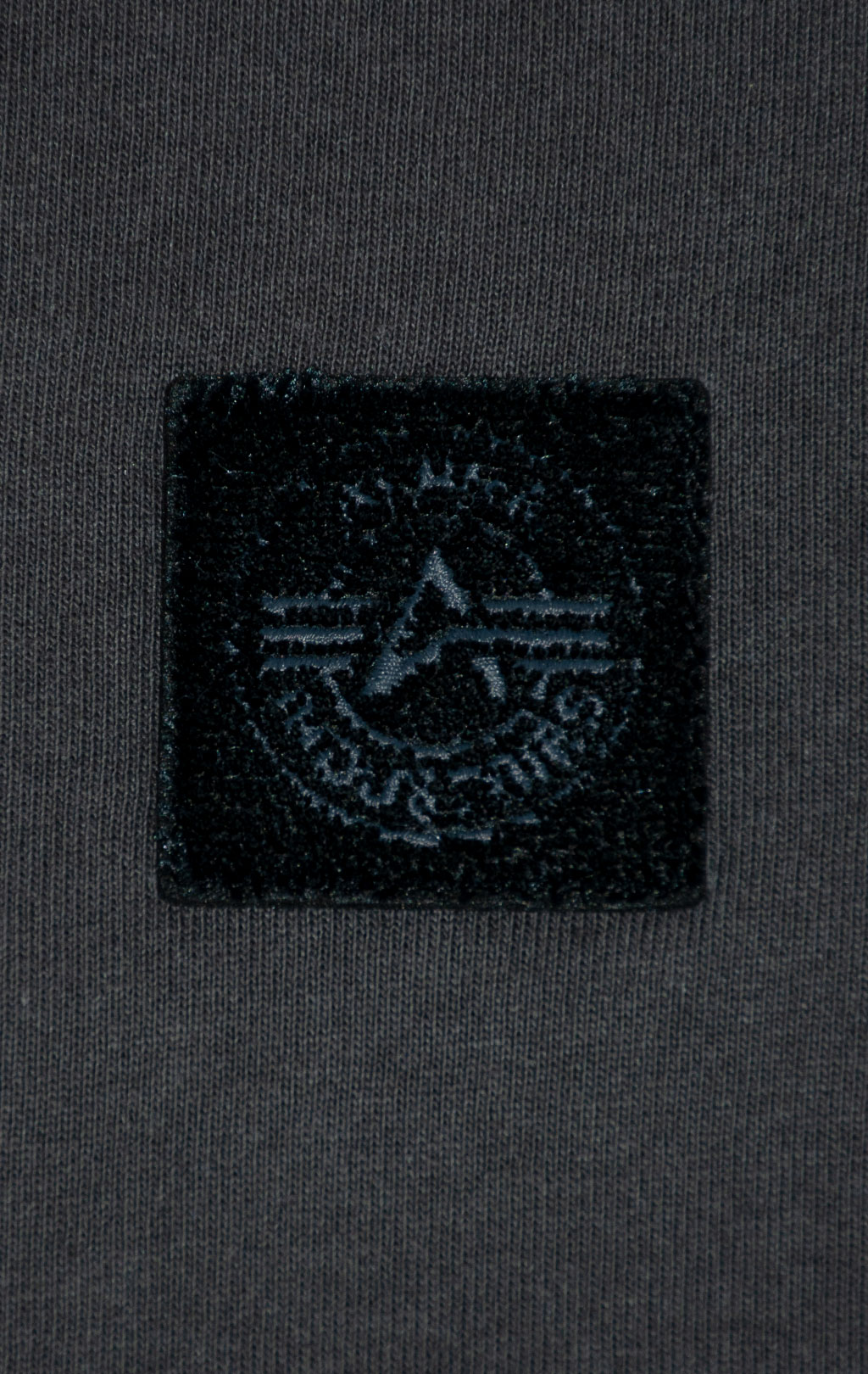 Лонгслив ALPHA INDUSTRIES UNFRM LS GRAPHIC TEE FW 25/26 gray M001150 