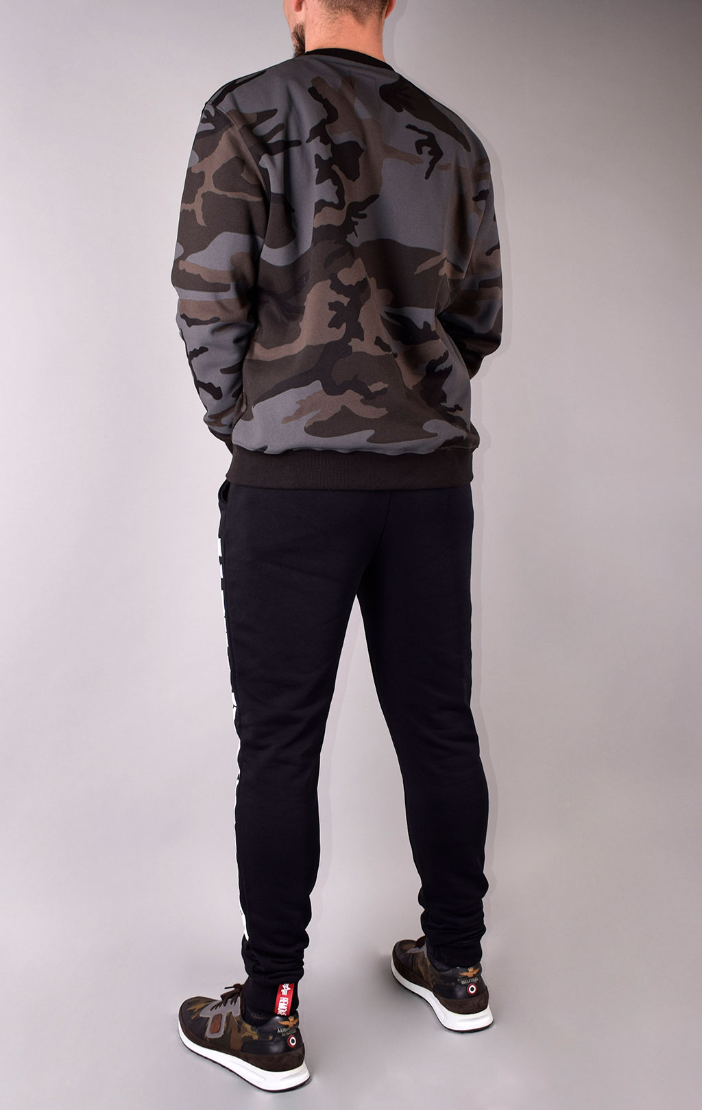 Свитшот ALPHA INDUSTRIES BASIC SWEATER black camo 