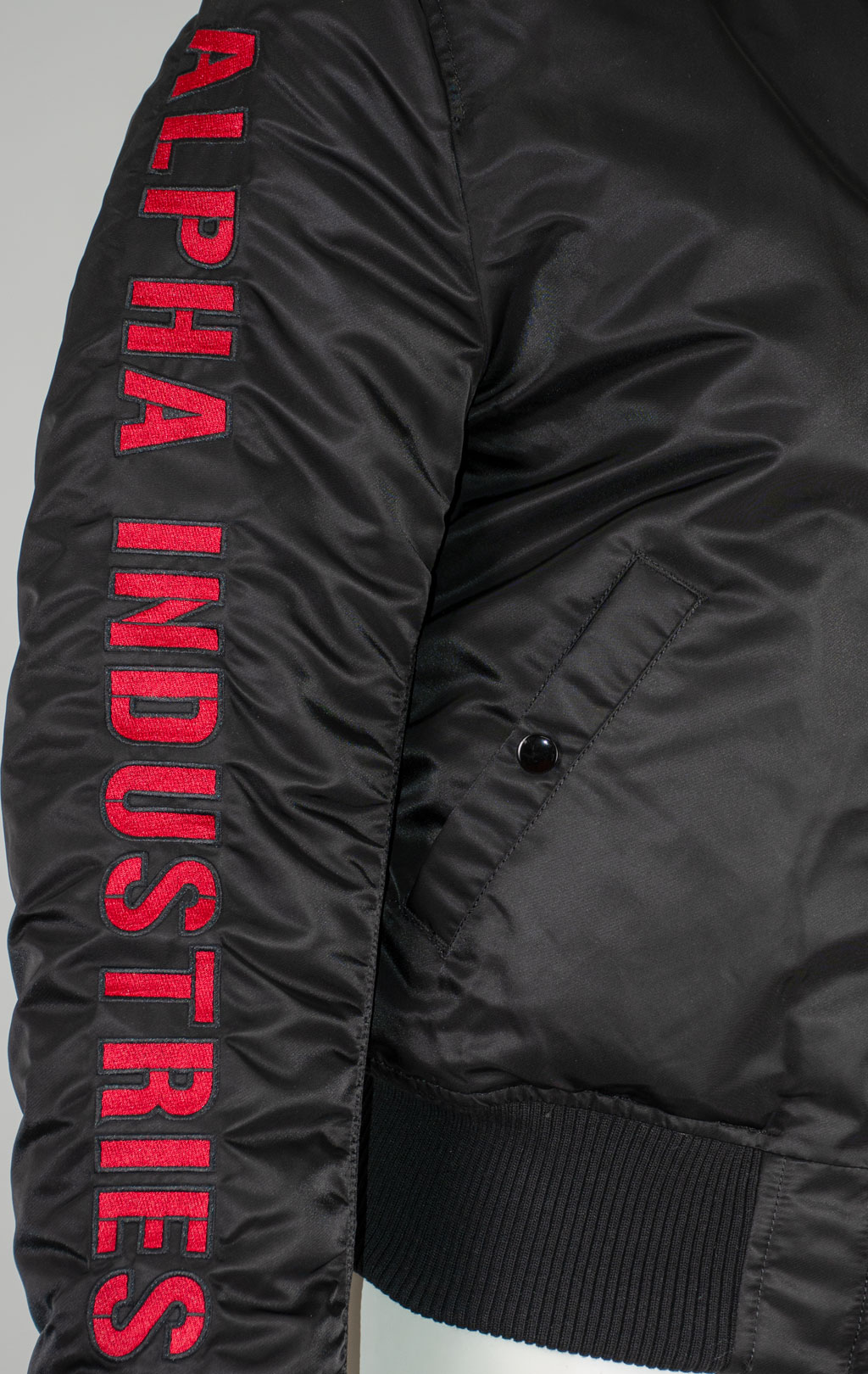 Куртка-бомбер лётная ALPHA INDUSTRIES D-Tec SE big size MA-1 black/red 
