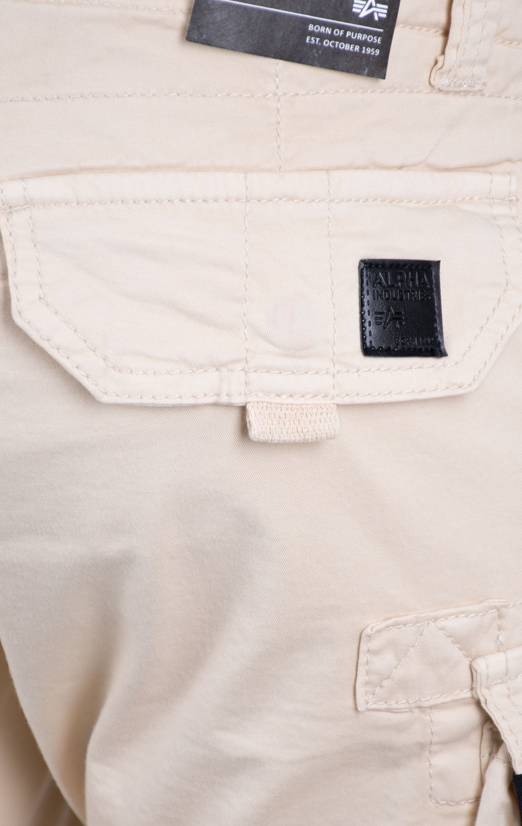 Шорты карго ALPHA INDUSTRIES CREW SHORT PATCH vintage white 