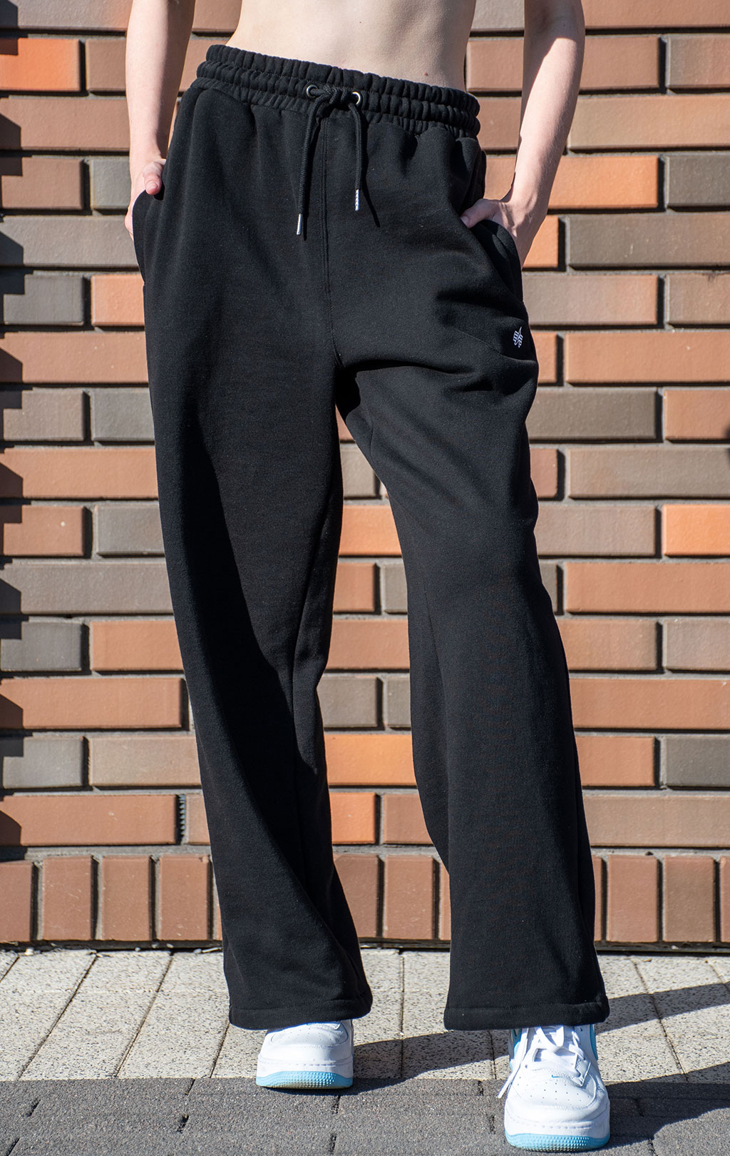 Брюки спортивные джоггеры ALPHA INDUSTRIES ESSENTIAL SWEATPANTS FW 24/25 black 