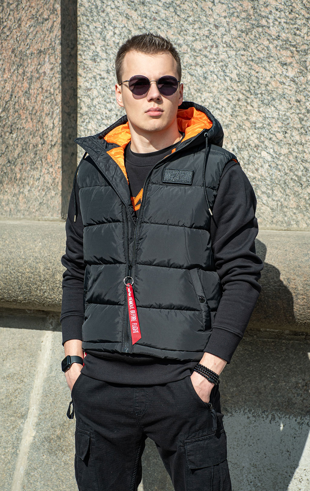 Жилет ALPHA INDUSTRIES HOODED PUFFER VEST FD black 